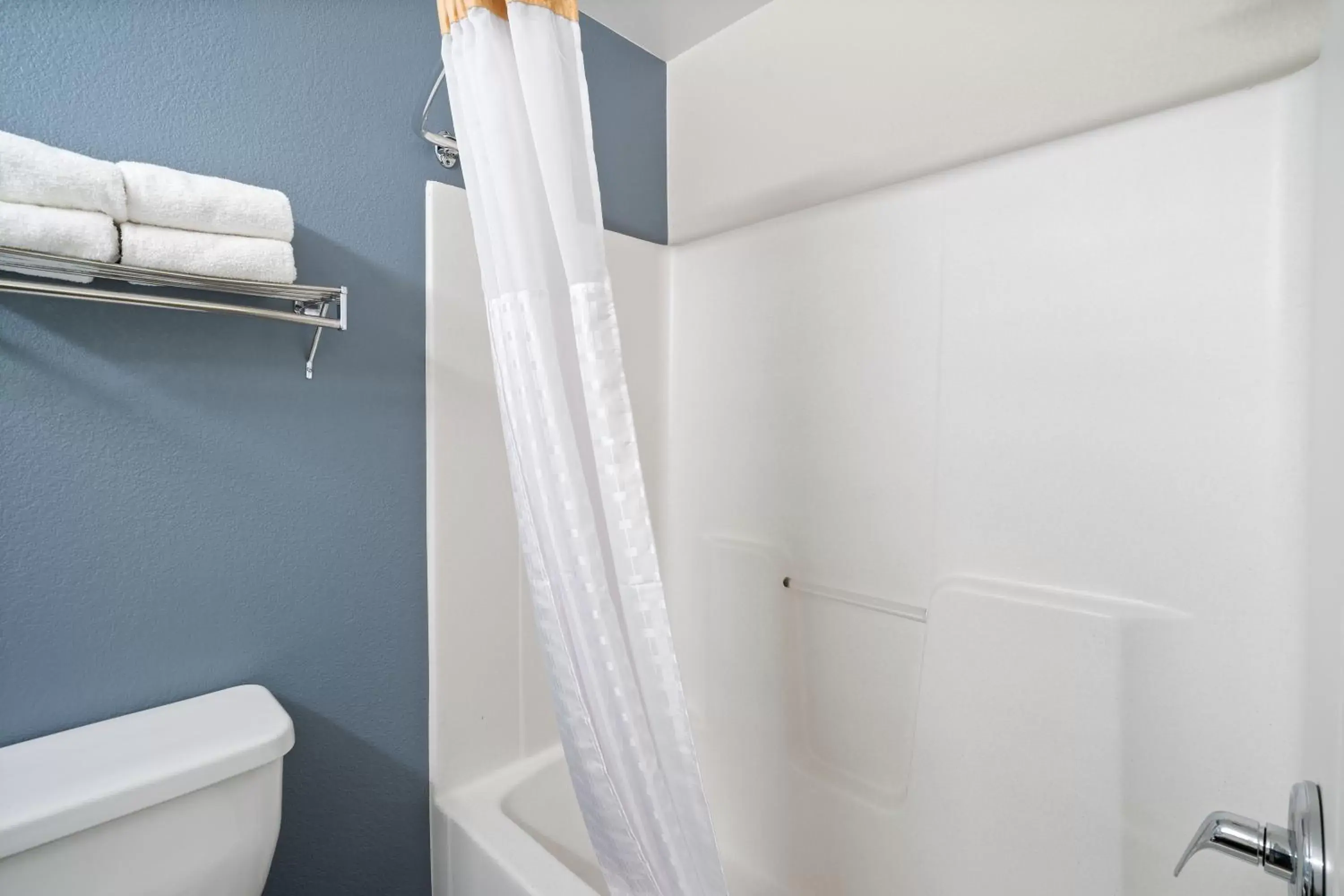 Bathroom in Extended Stay America Suites - Washington, DC - Centreville - Manassas