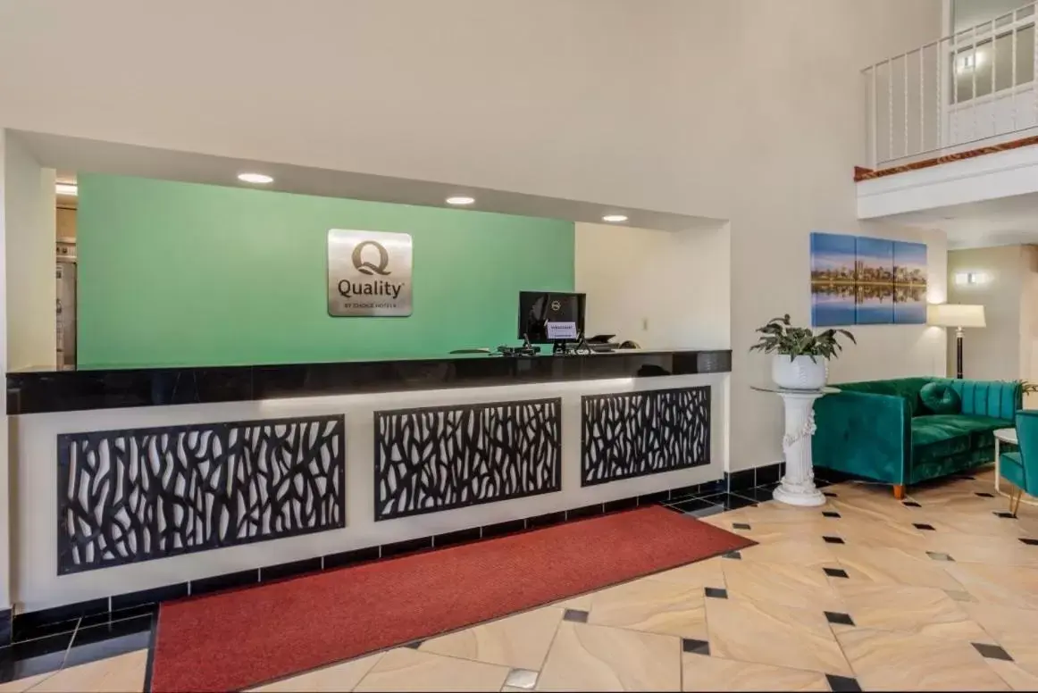 Lobby/Reception in Quality Inn Riverview Enola-Harrisburg