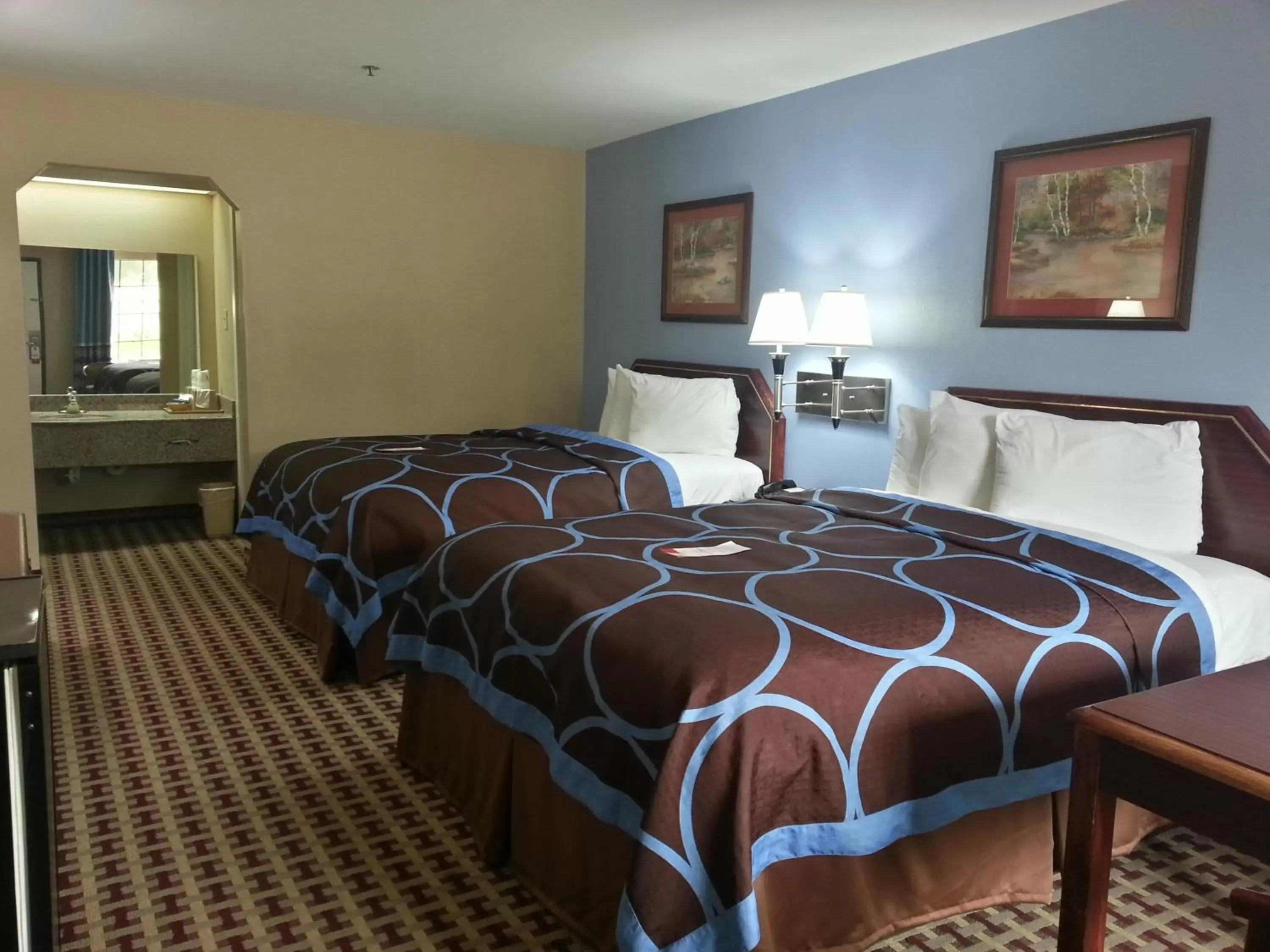Queen Room with Two Queen Beds - Smoking in Super 8 by Wyndham Houston/NASA/Webster Area