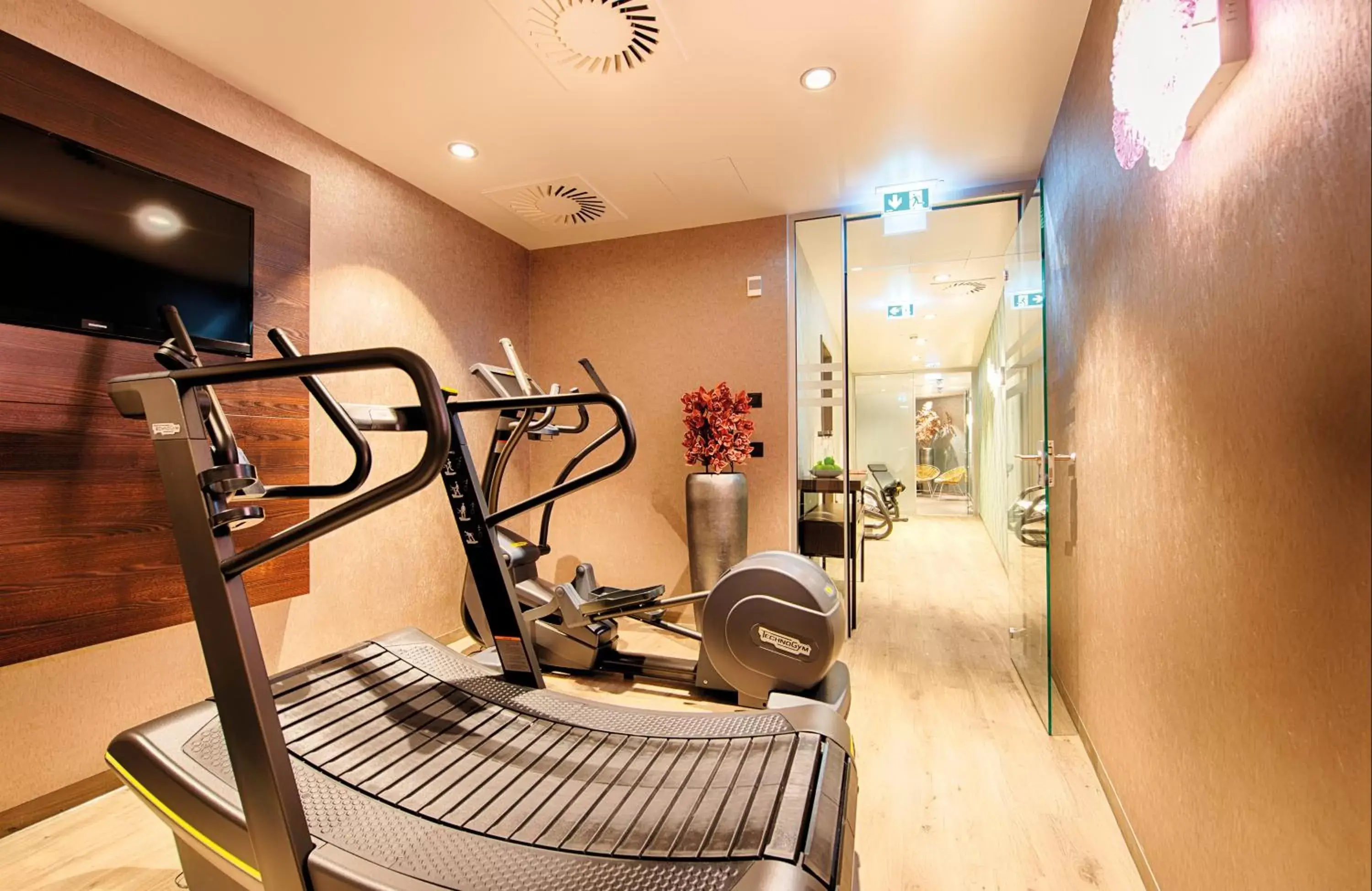 Fitness centre/facilities, Fitness Center/Facilities in Leonardo Royal Hotel Ulm