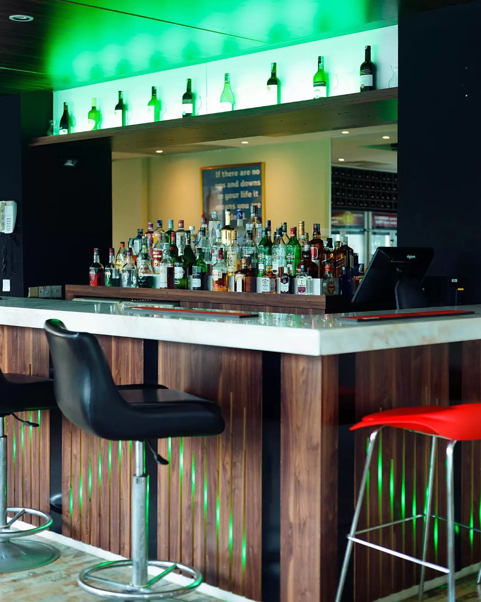 Lounge or bar, Lounge/Bar in Holiday Inn Dar Es Salaam, an IHG Hotel