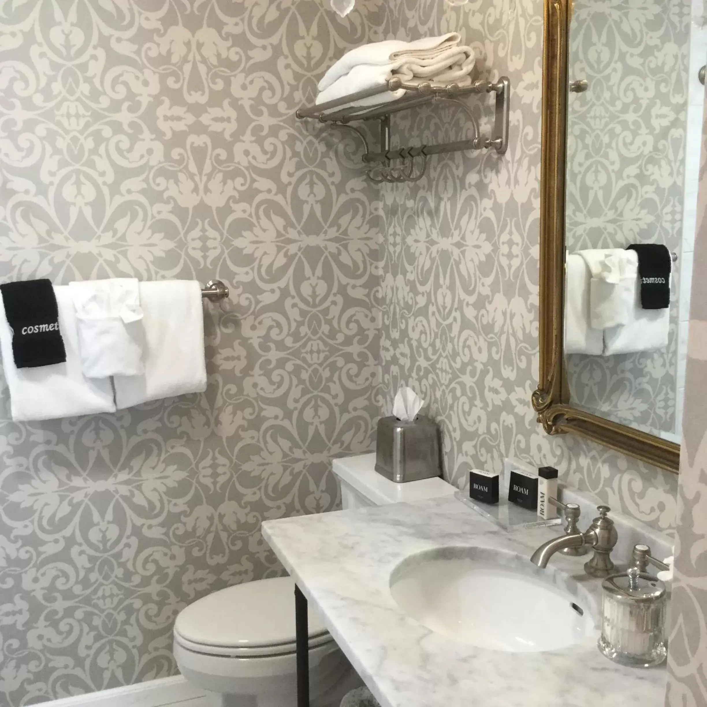 Bathroom in Hamilton Turner Inn