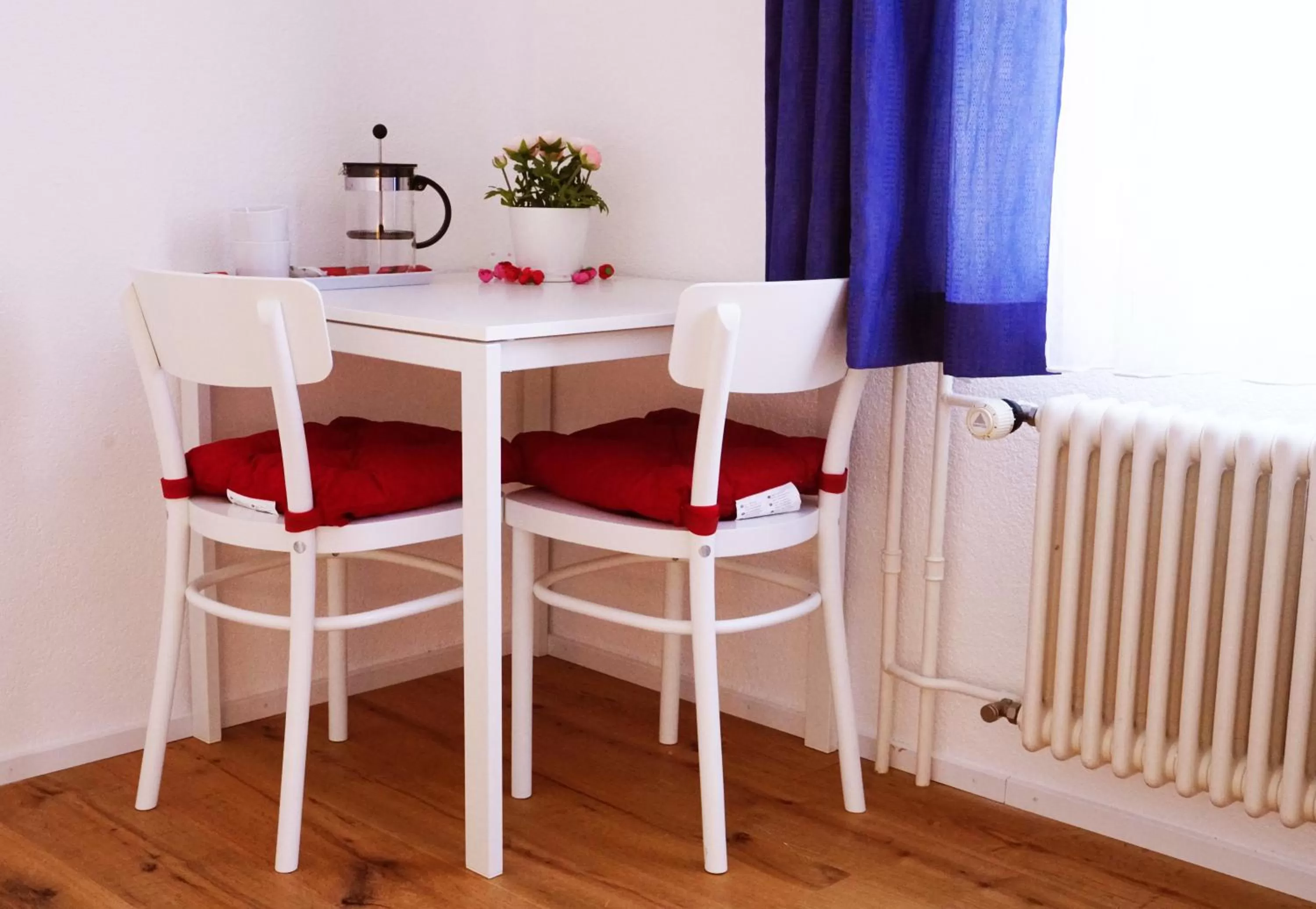 Seating area in Adventure Guesthouse Interlaken