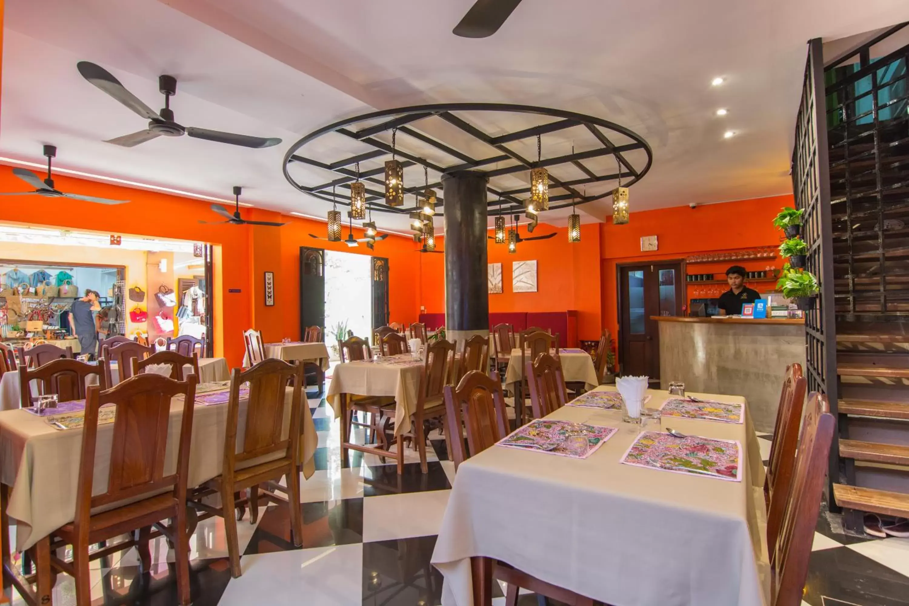 Restaurant/Places to Eat in Neth Socheata Hotel