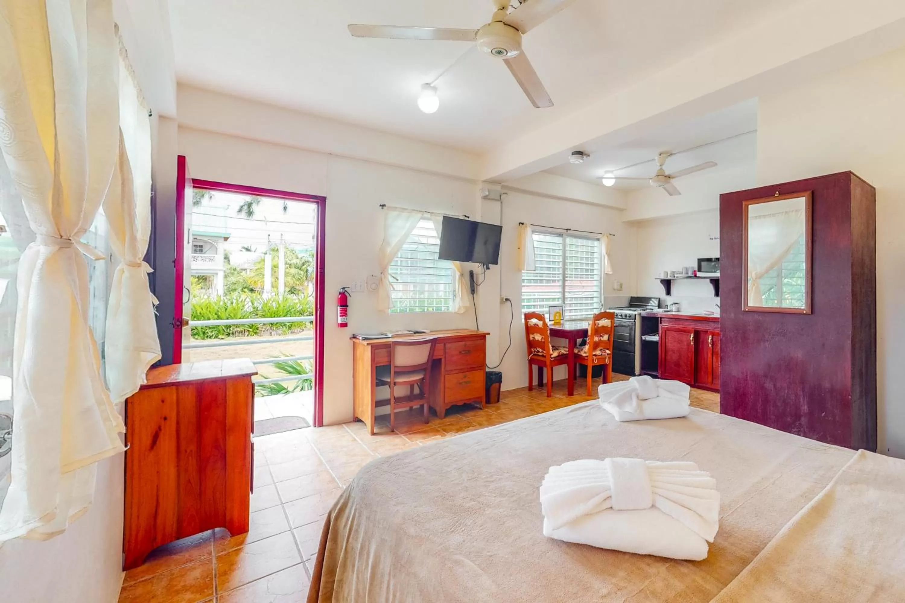 Bed in Palmetto#1 @ Island Cabanas