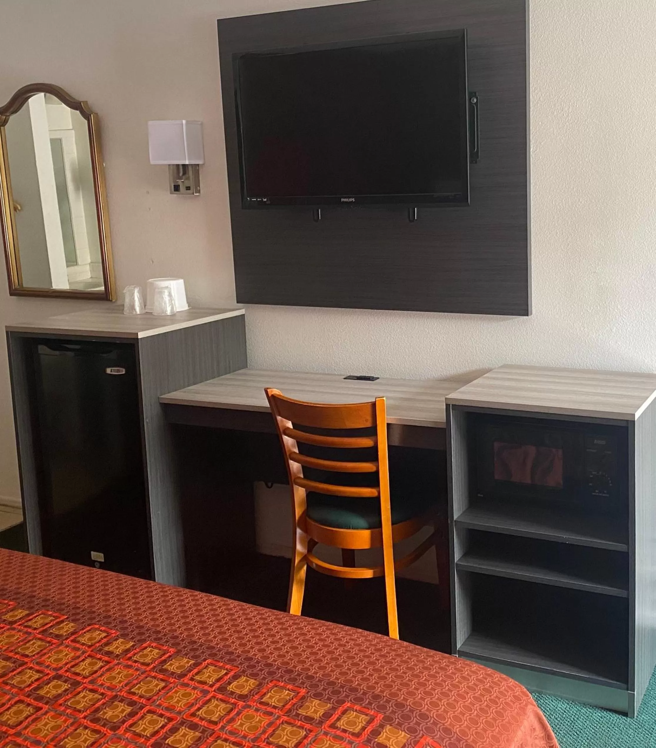 Bed in Windsor Inn Lake Havasu City