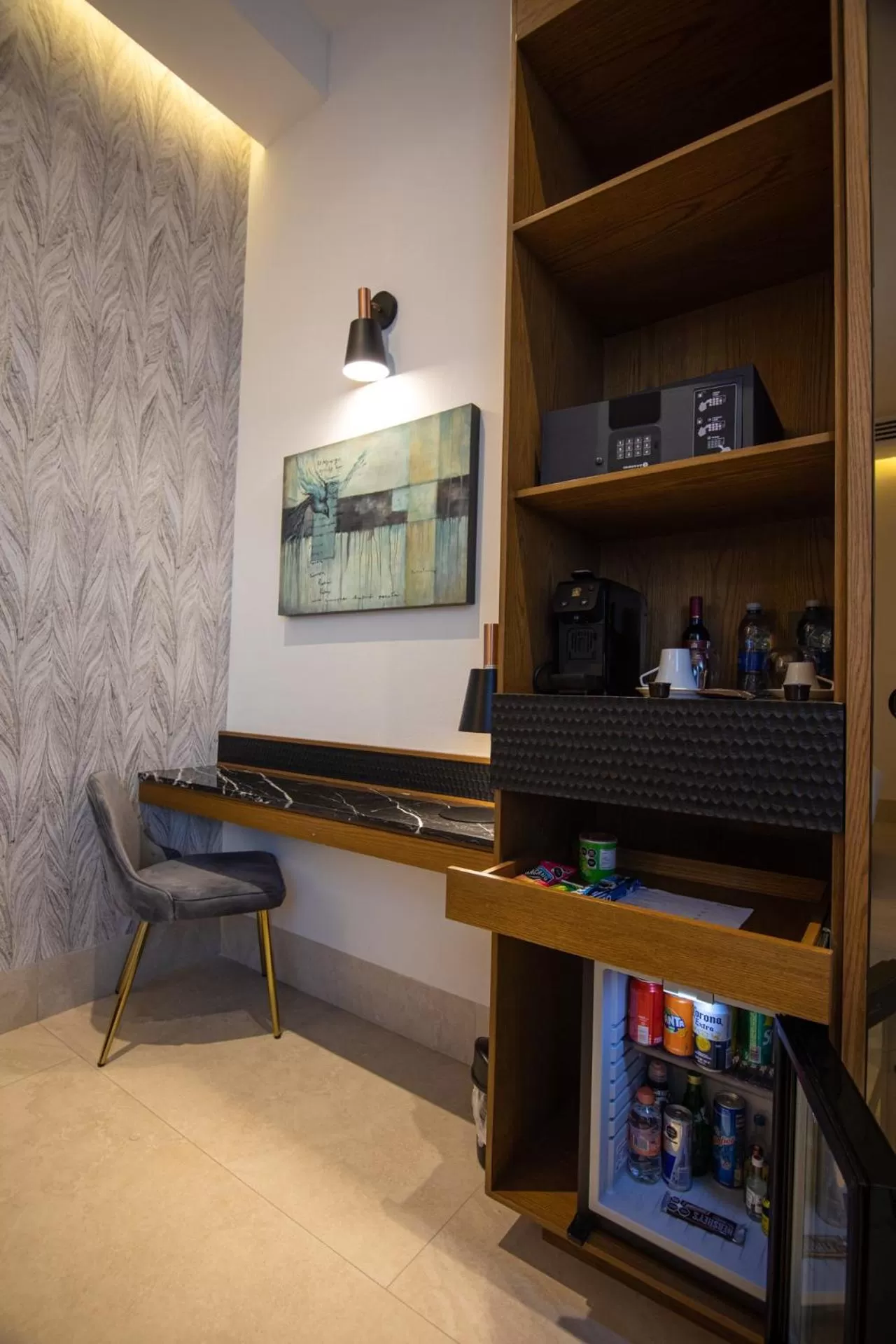 Coffee/tea facilities in Becquer Hotel Guadalajara