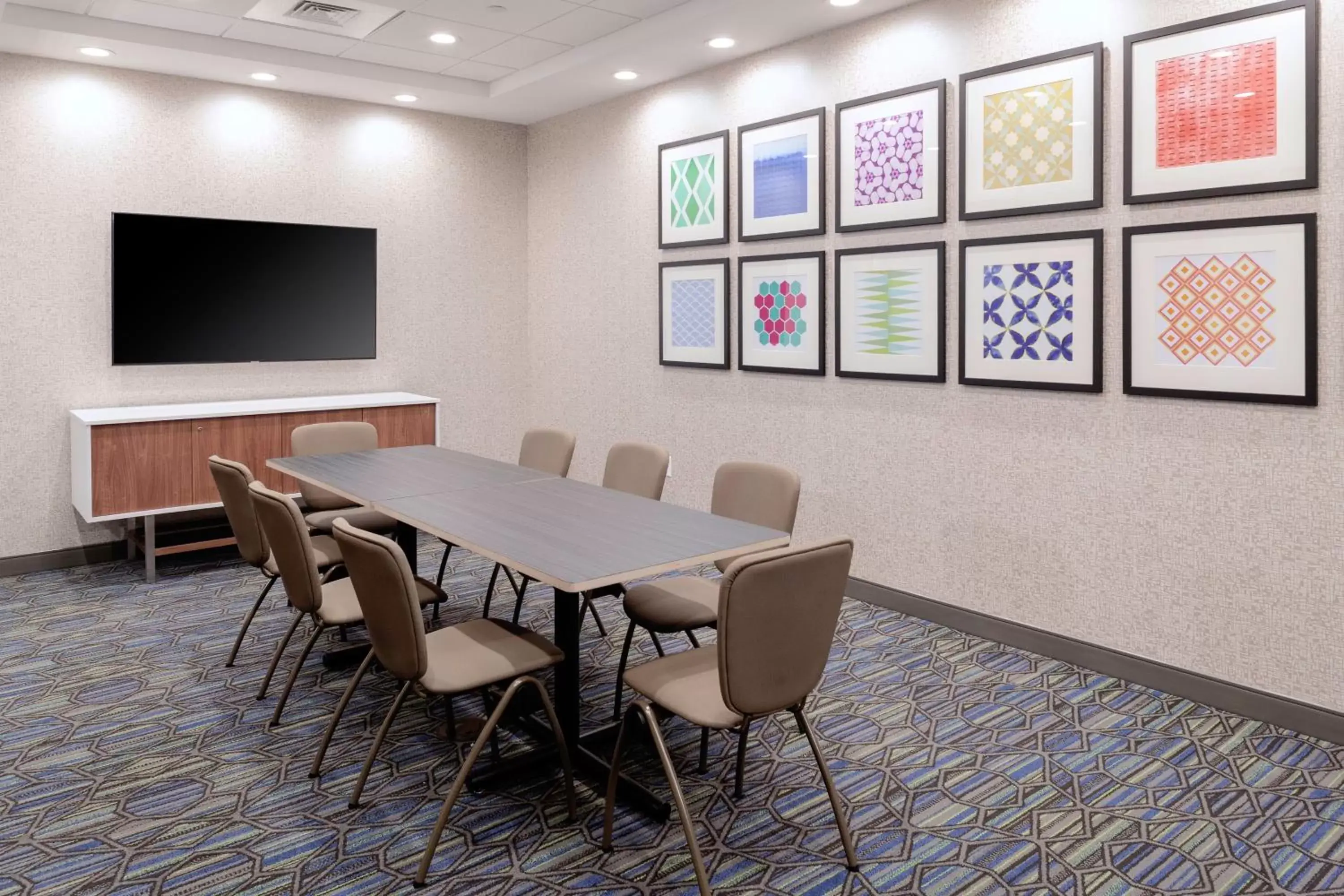 Meeting/conference room in Holiday Inn Express & Suites - Gilbert - East Mesa, an IHG Hotel