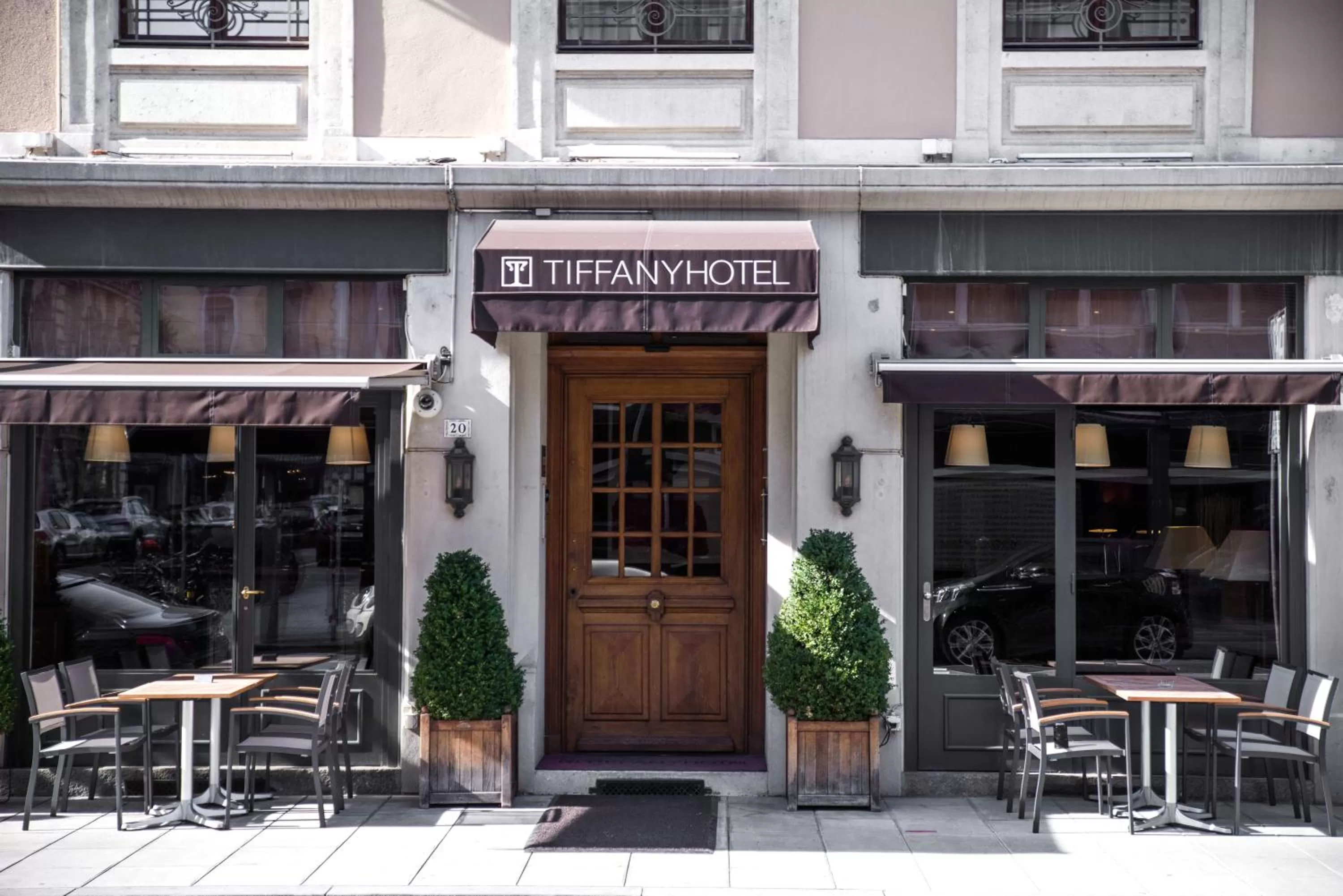 Facade/entrance in Hôtel Tiffany by Fassbind