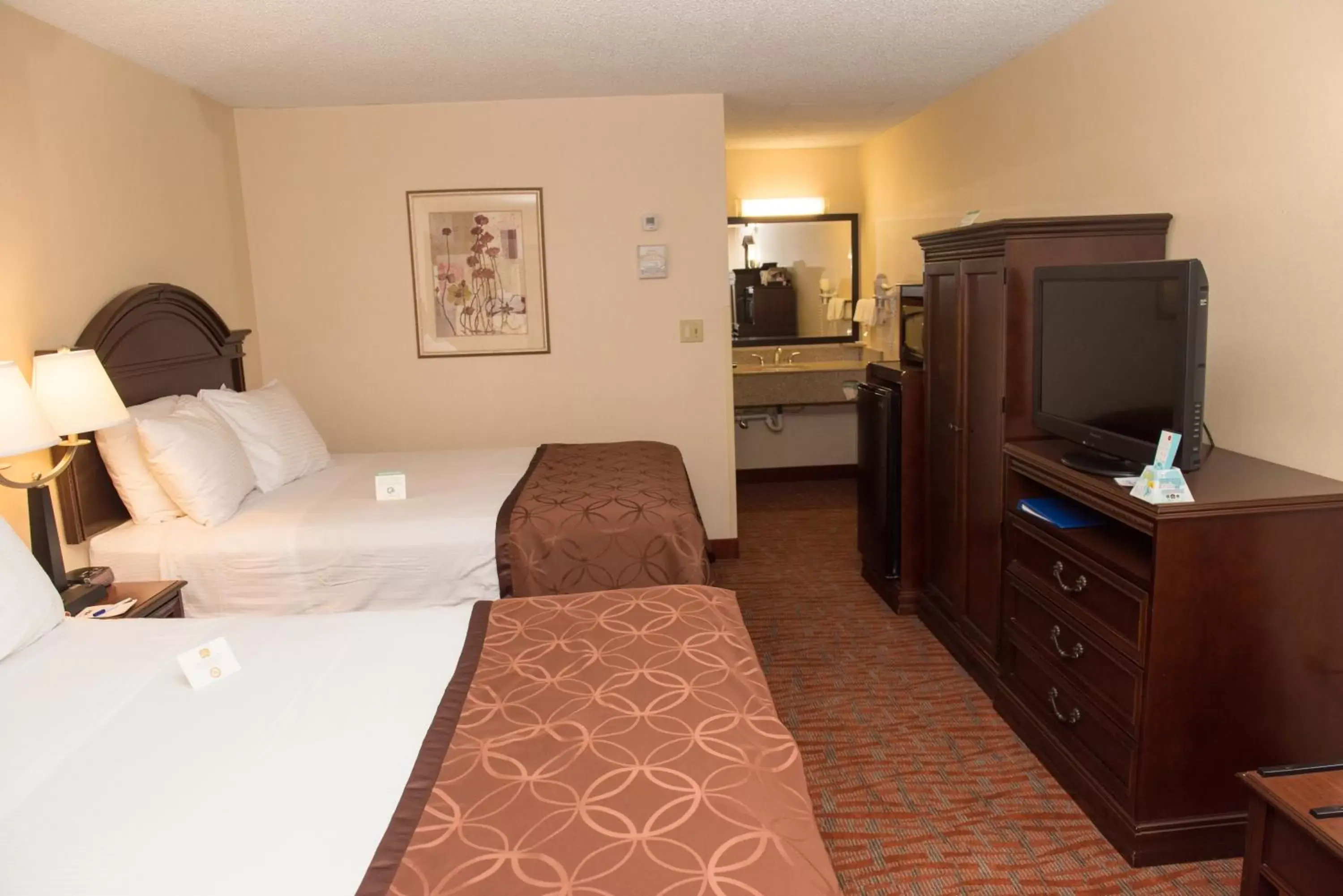 TV and multimedia, Bed in MHO INN and SUITES