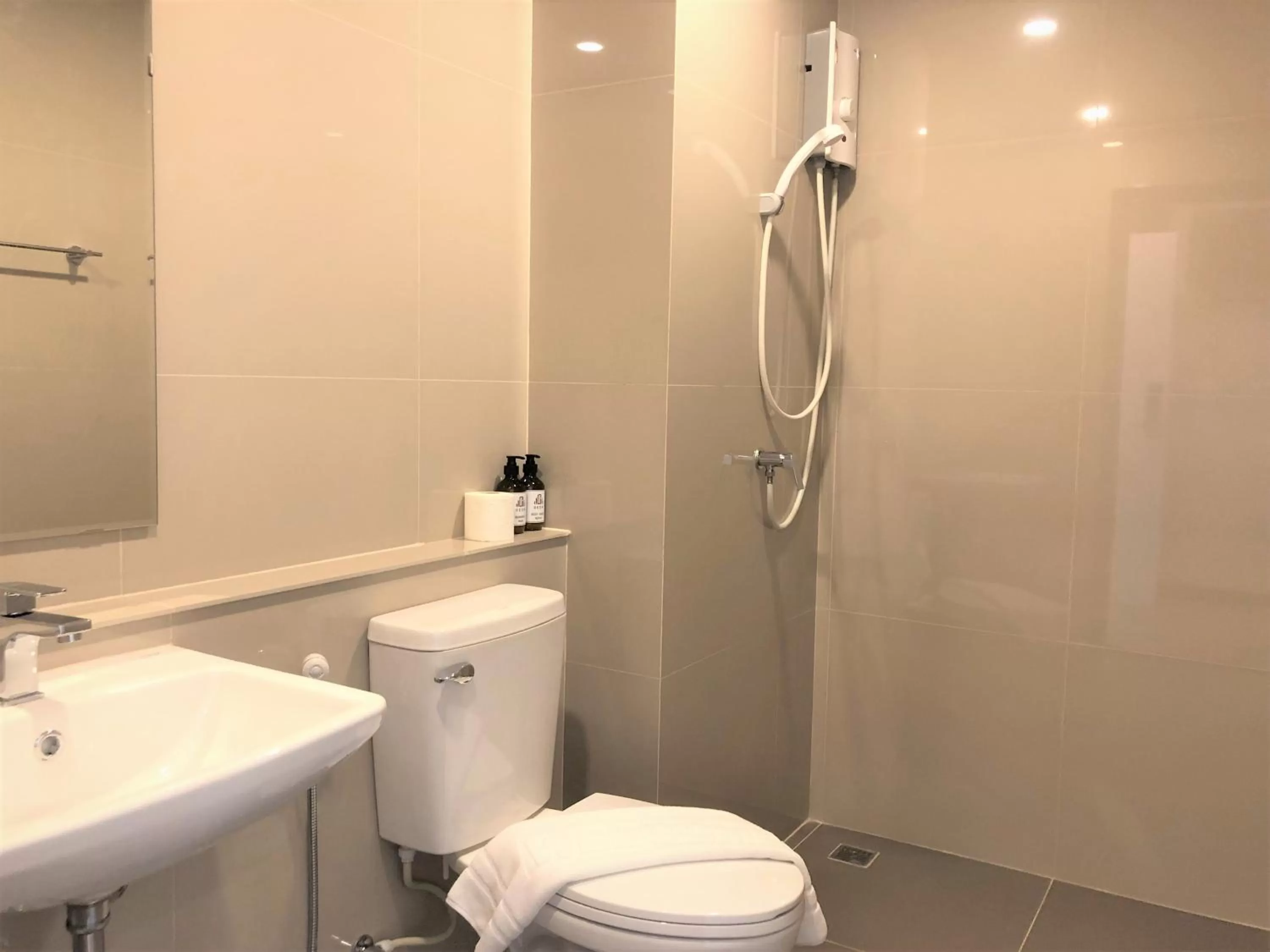Bathroom in GEEN Hotel Chonburi