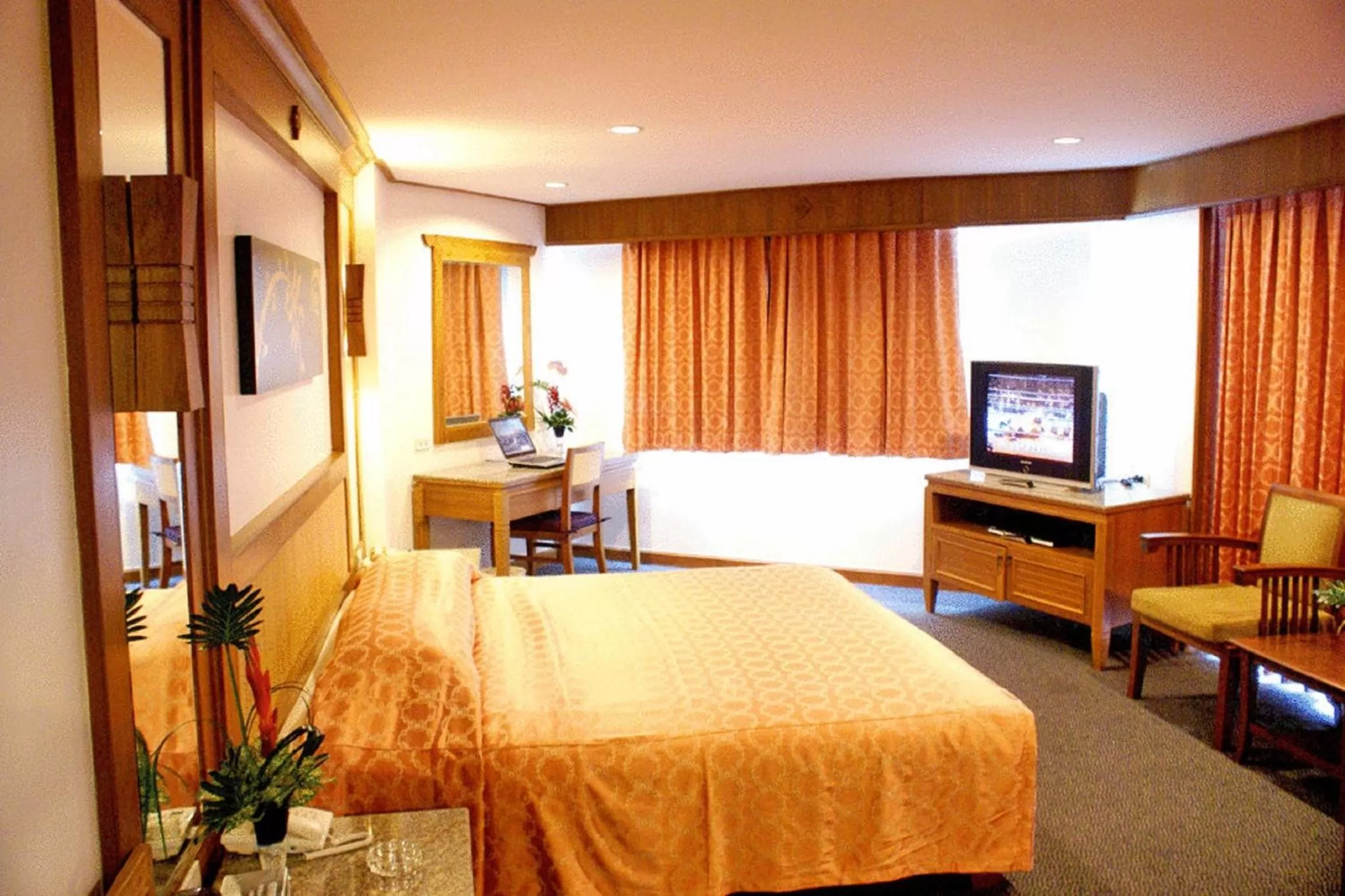 Photo of the whole room, Bed in Royal Twins Palace Hotel