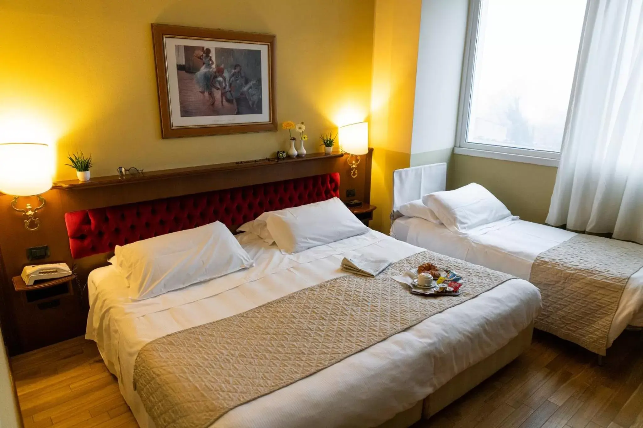 Photo of the whole room, Bed in Hotel Alga