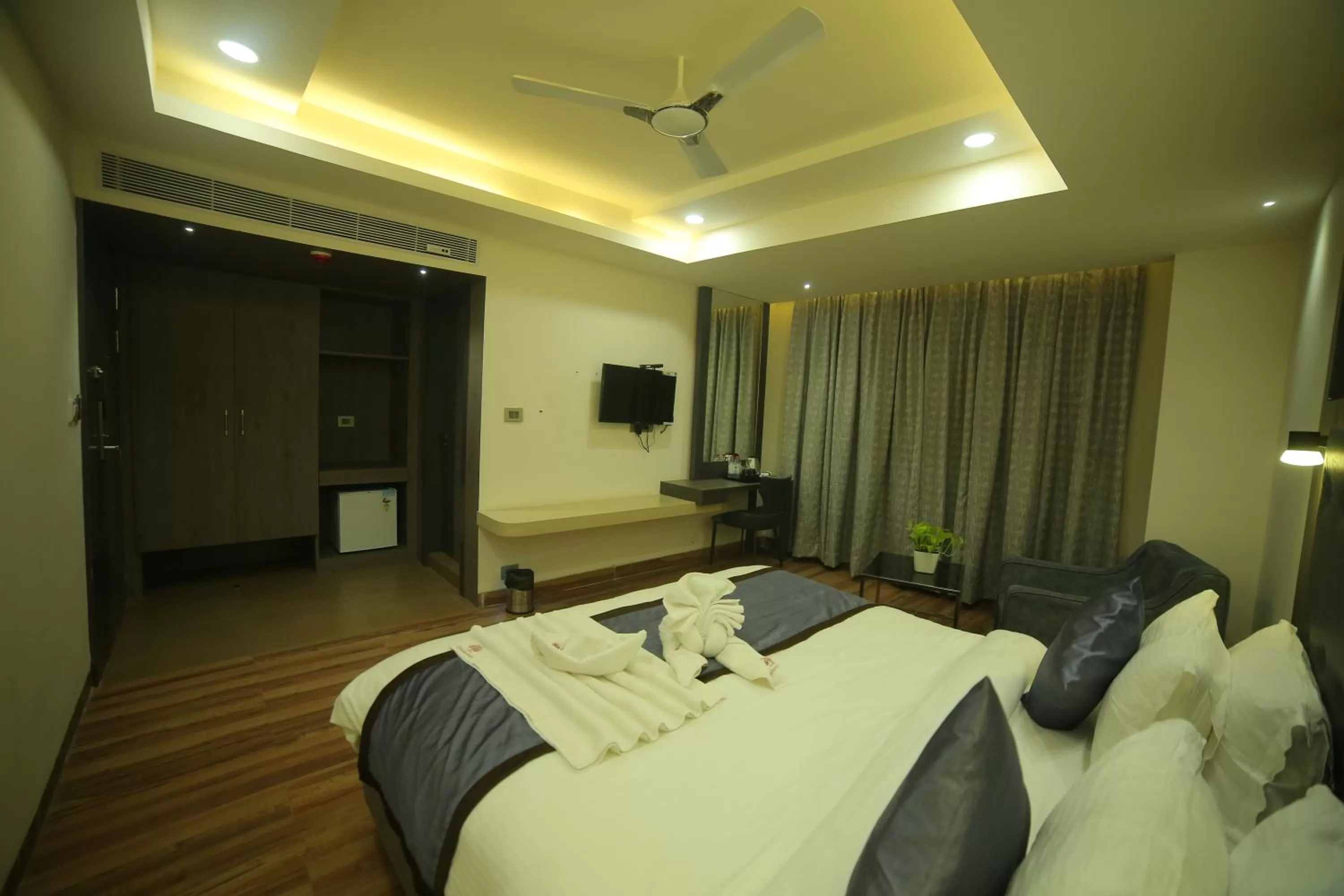 Photo of the whole room, Bed in Sree Fortune Grand, Tadepalli