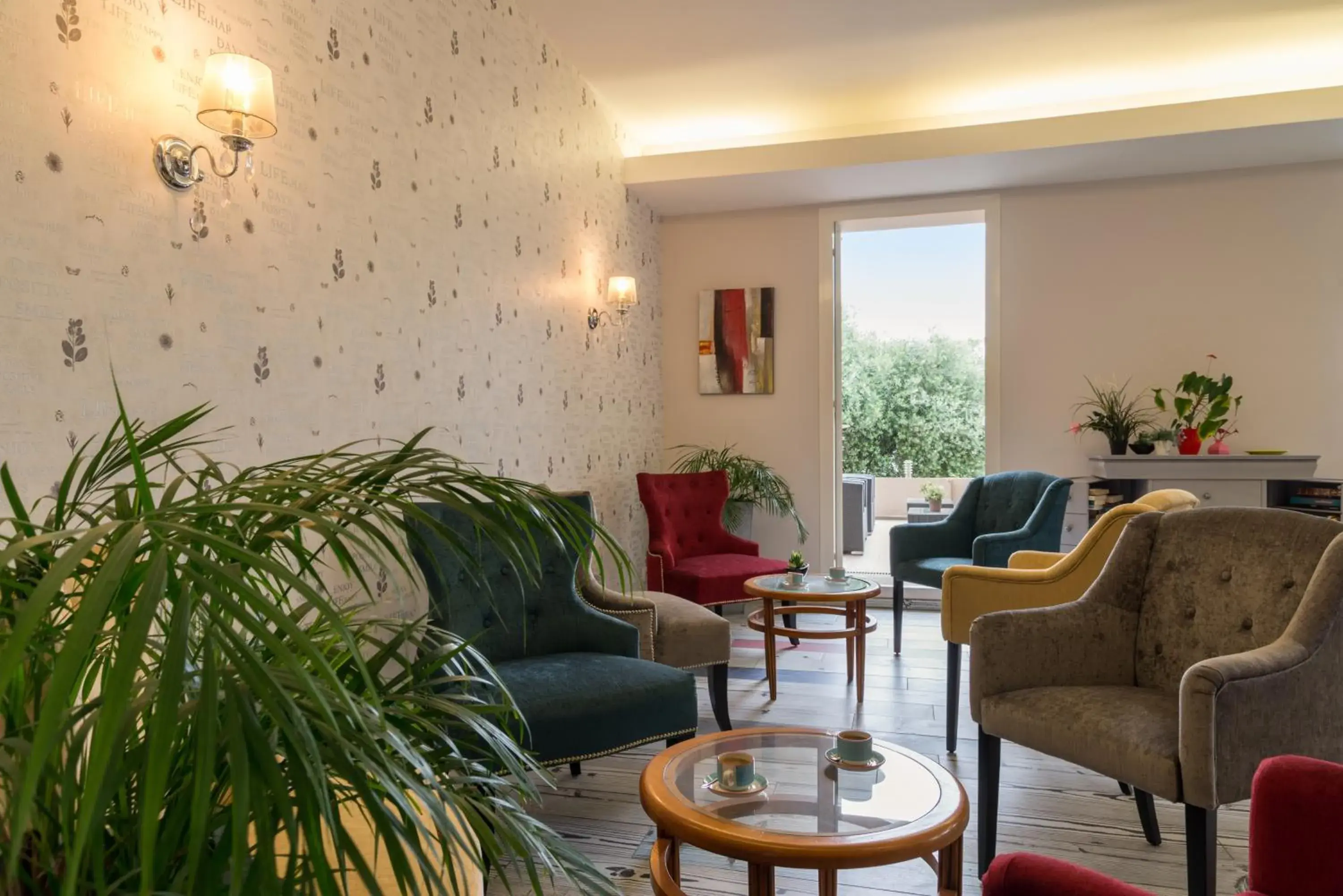 Living room, Seating Area in The Originals City, Hotel Frisia, Beaulieu-sur-Mer (Inter-Hotel)