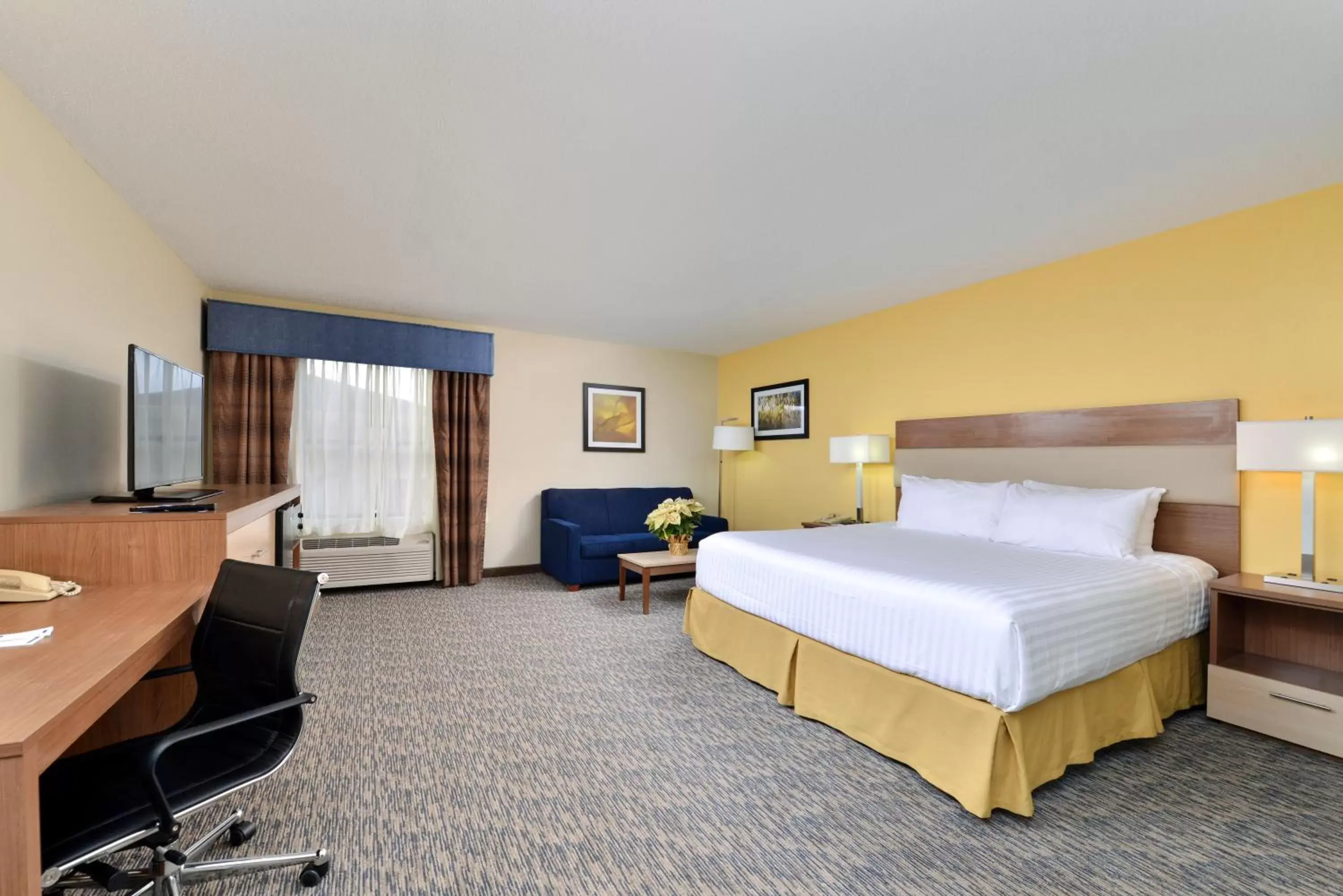 Bedroom, Bed in Best Western North Attleboro - Providence Beltway