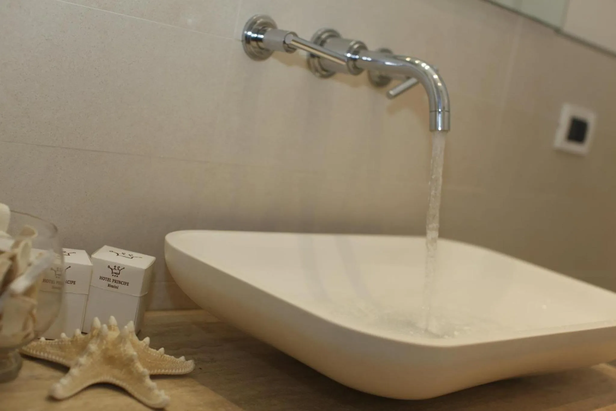 Bathroom in Hotel Principe SNC di Paloschi Valentina e Giulia