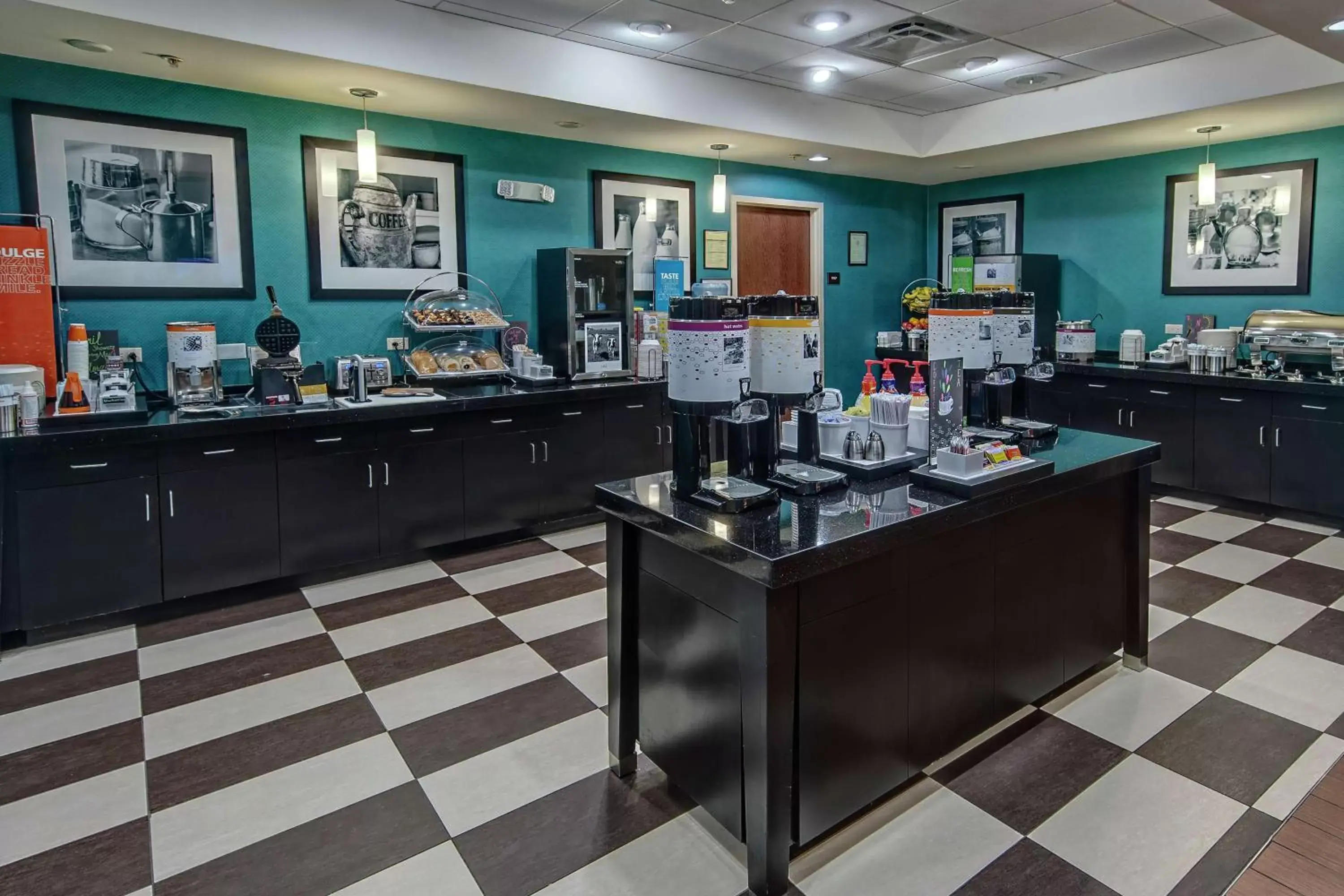 Dining area, Restaurant/Places to Eat in Hampton Inn & Suites Clarksville