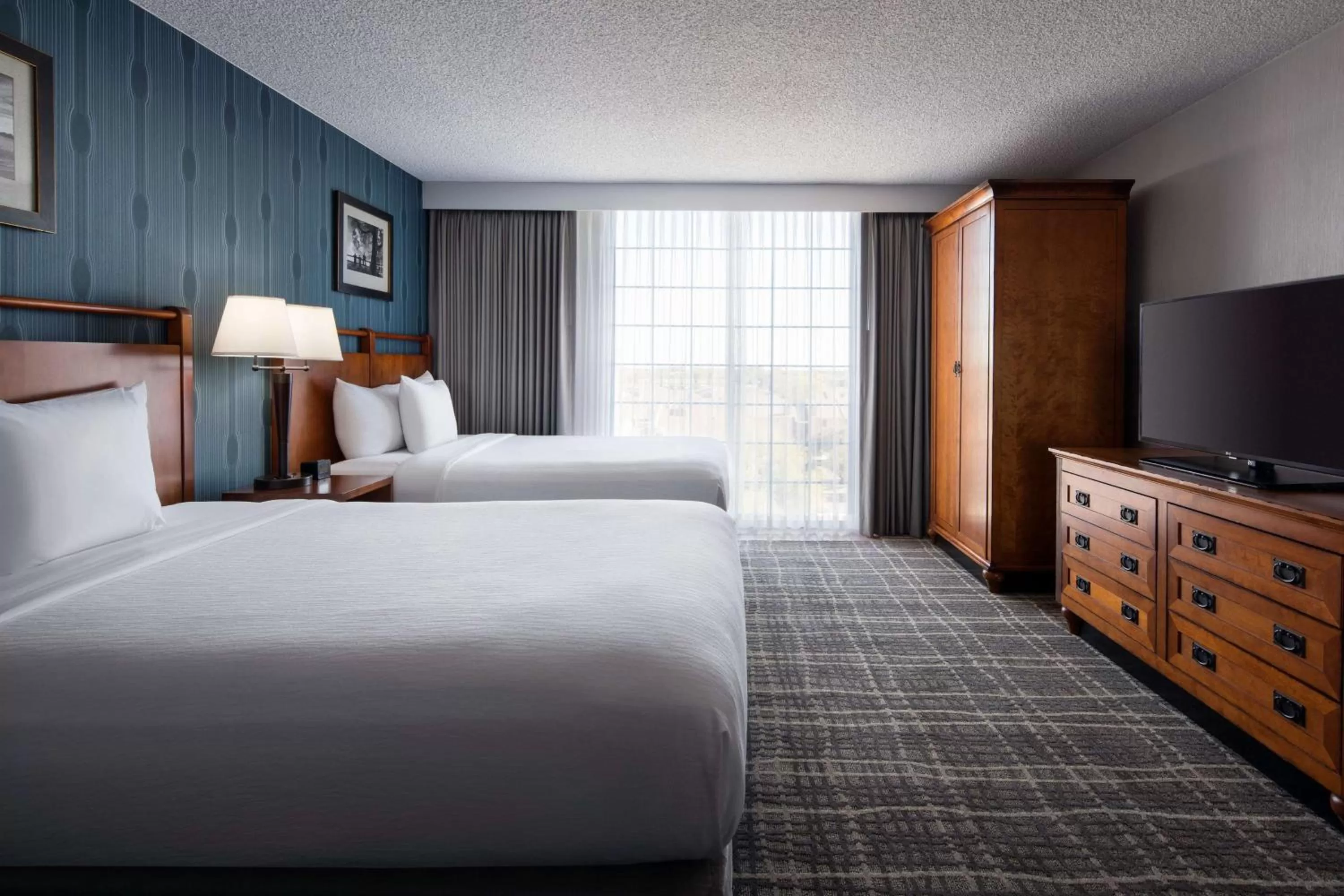 Bedroom, Bed in Embassy Suites by Hilton Austin Central