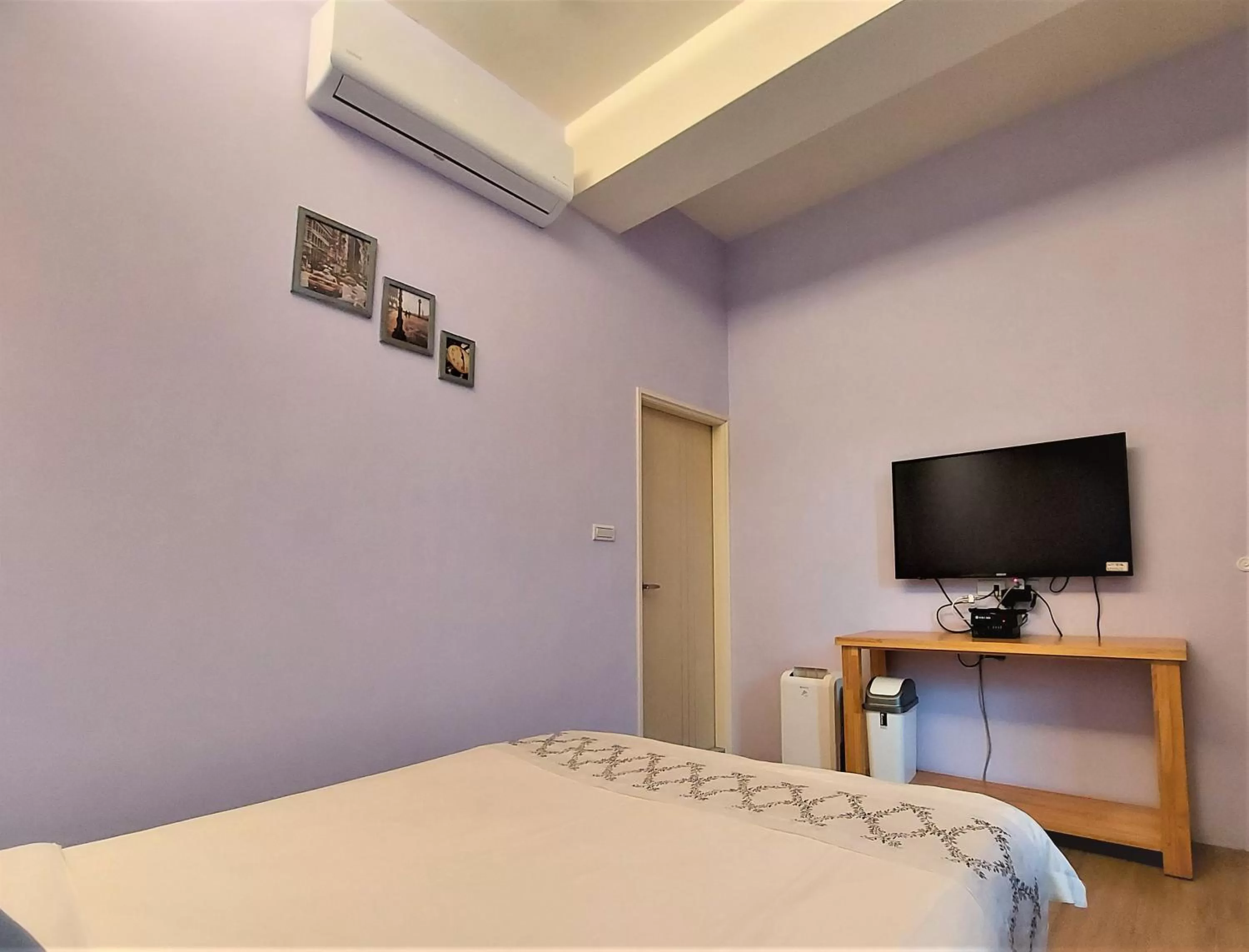 Photo of the whole room, Bed in Dosun B&B