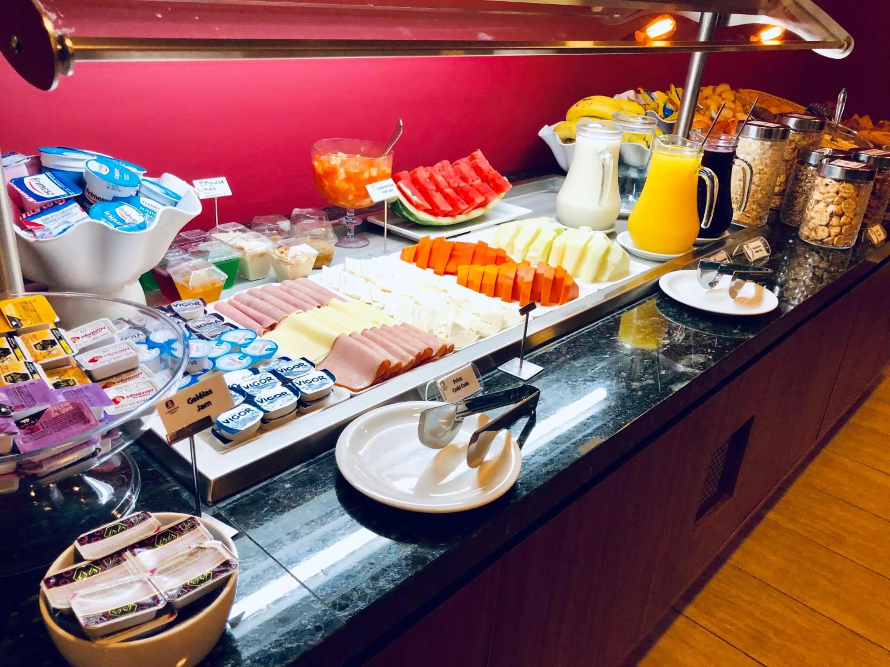 Breakfast in Lummina Mogi