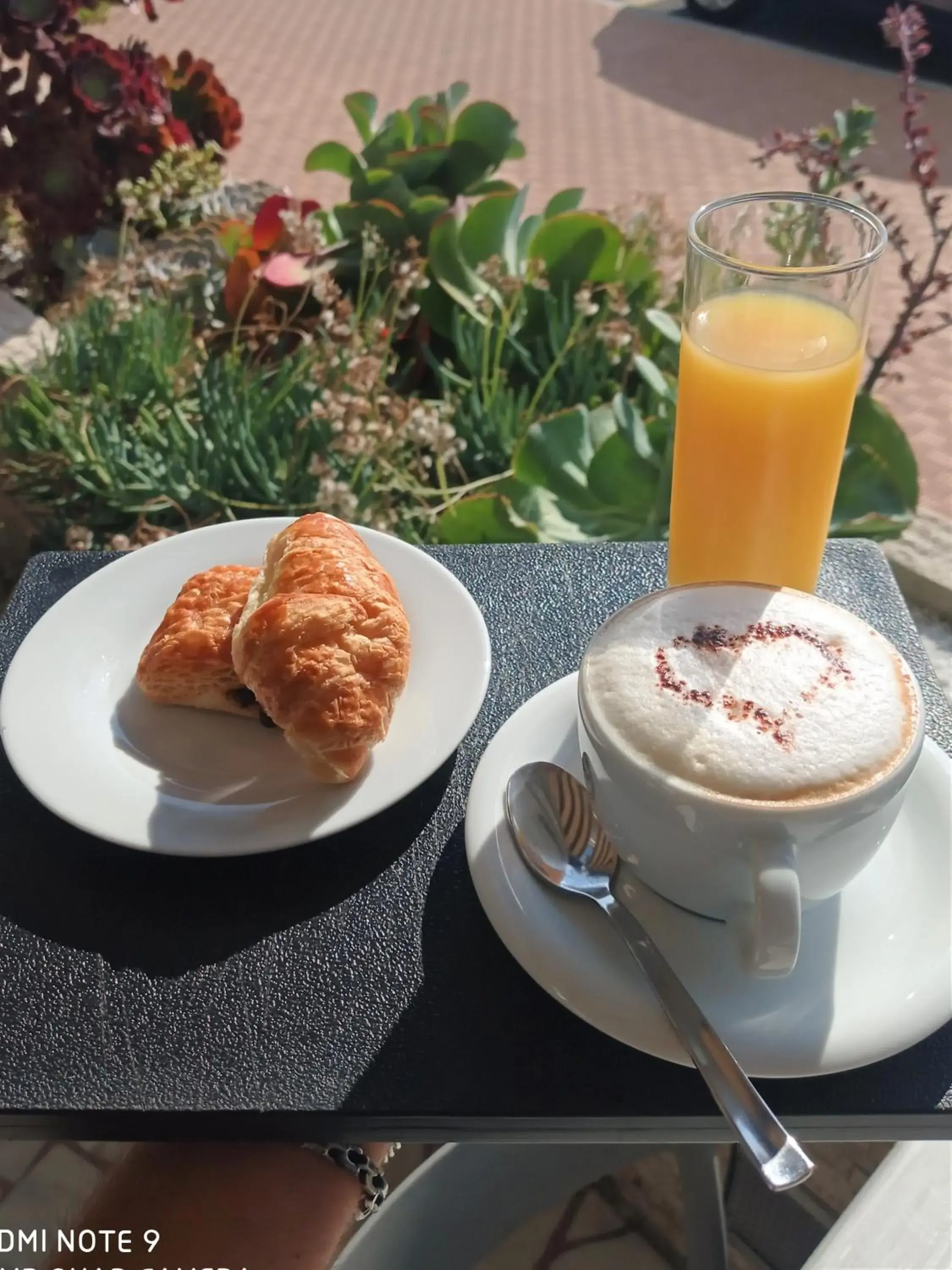 Restaurant/places to eat, Breakfast in Hôtel Le Dauphin