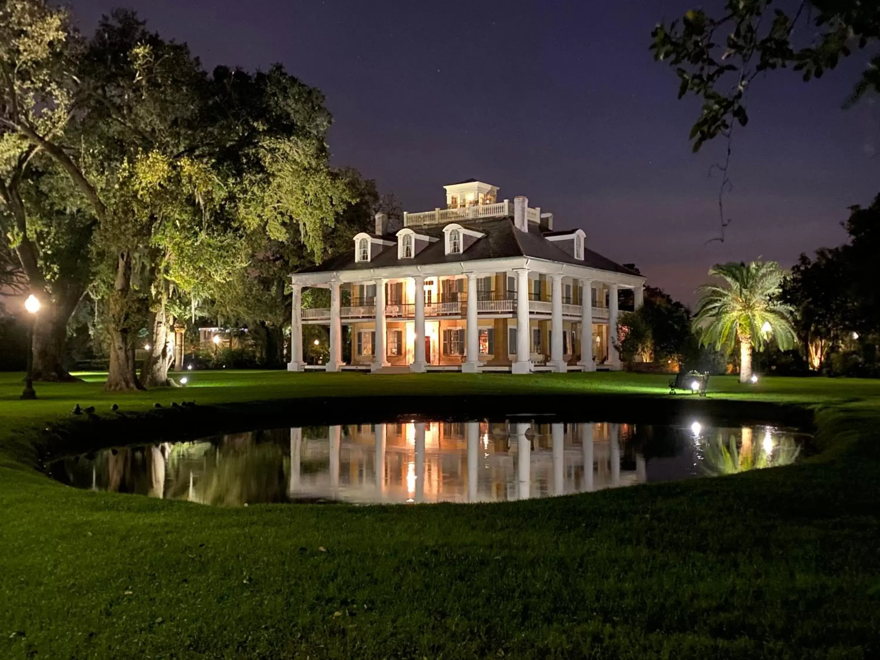 Property Building in The Inn at Houmas House Estate