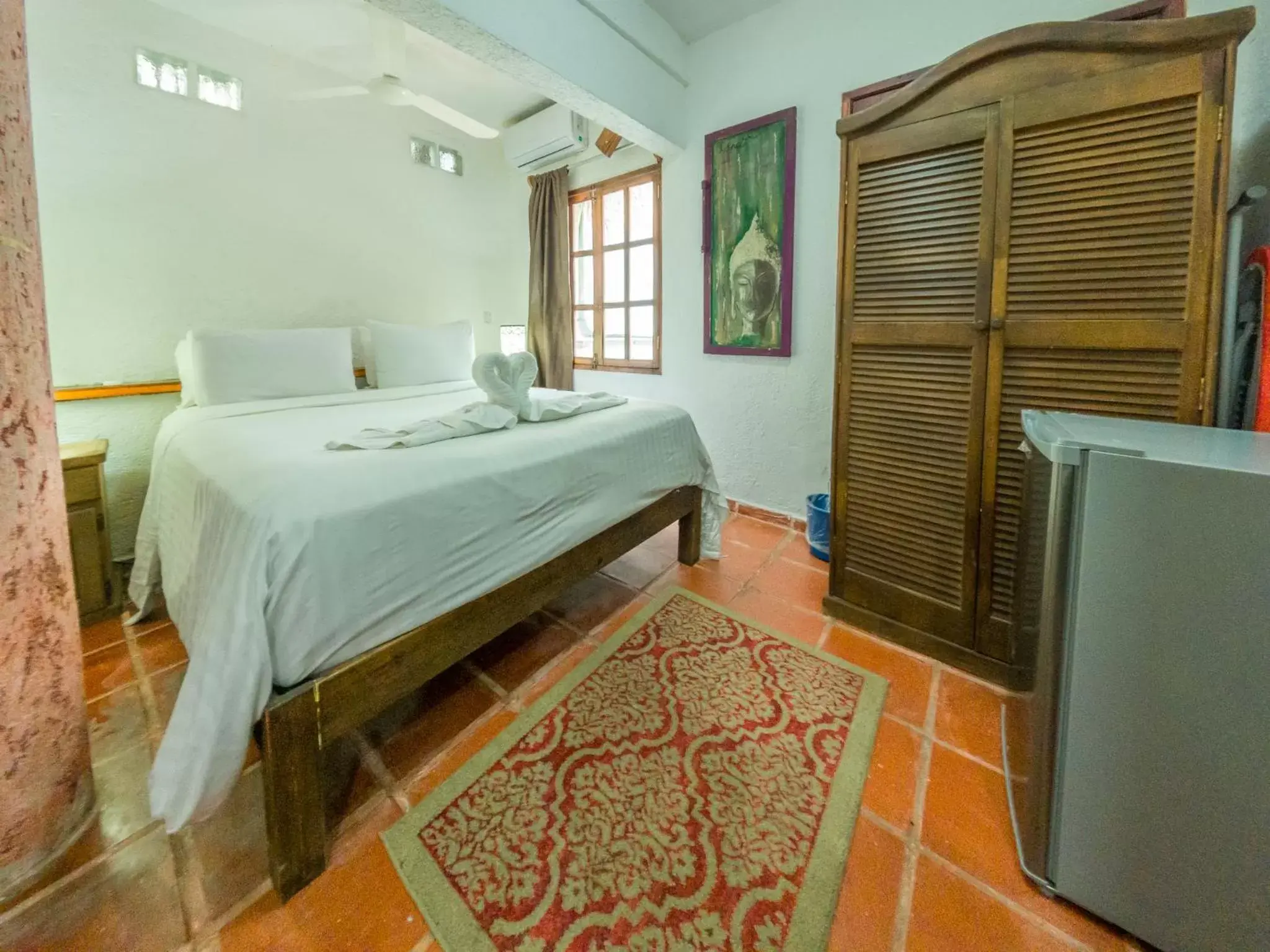 Budget Double Room in Apart Hotel Casaejido