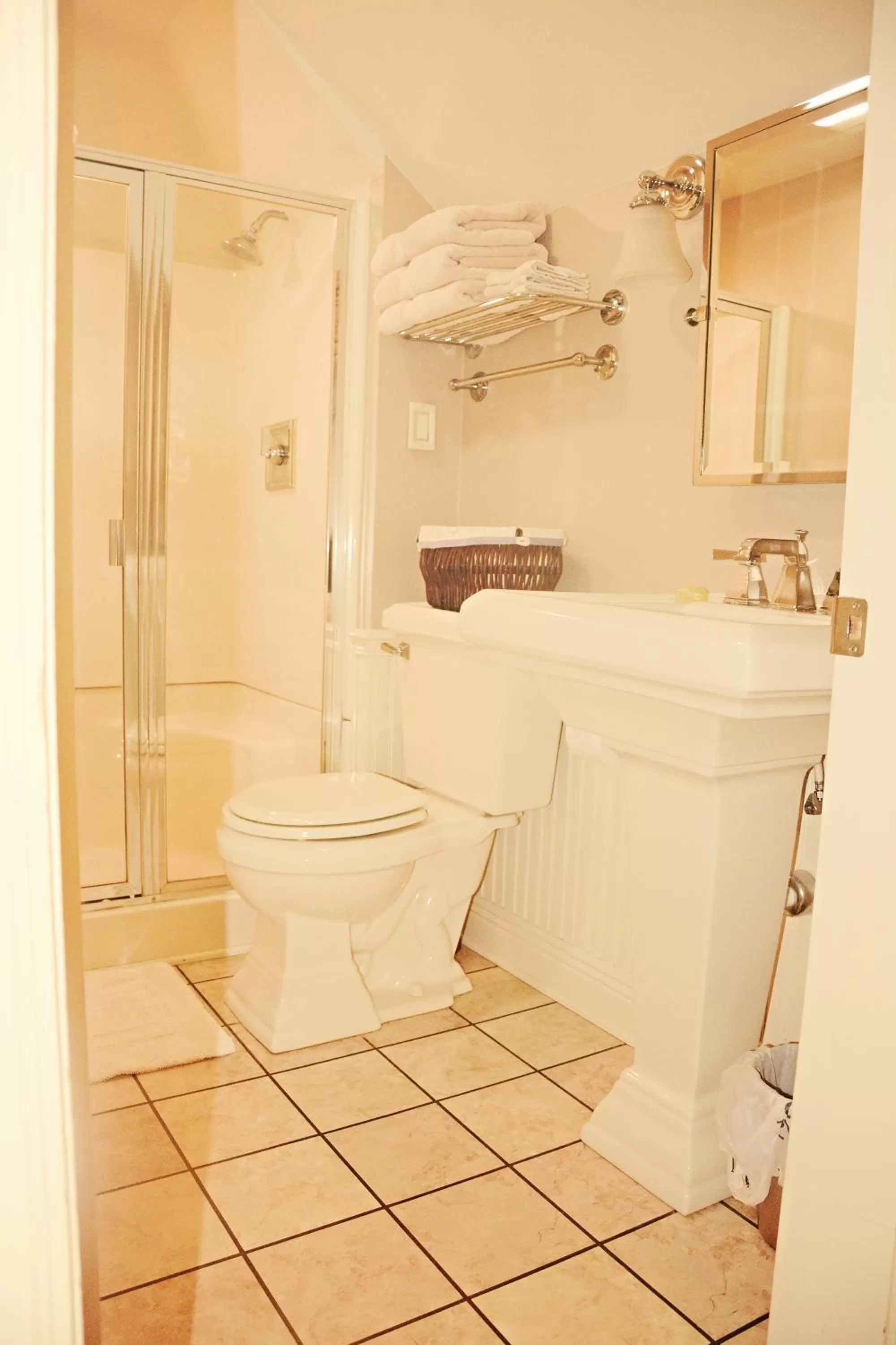 Bathroom in A Chateau on the Bayou Bed & Breakfast
