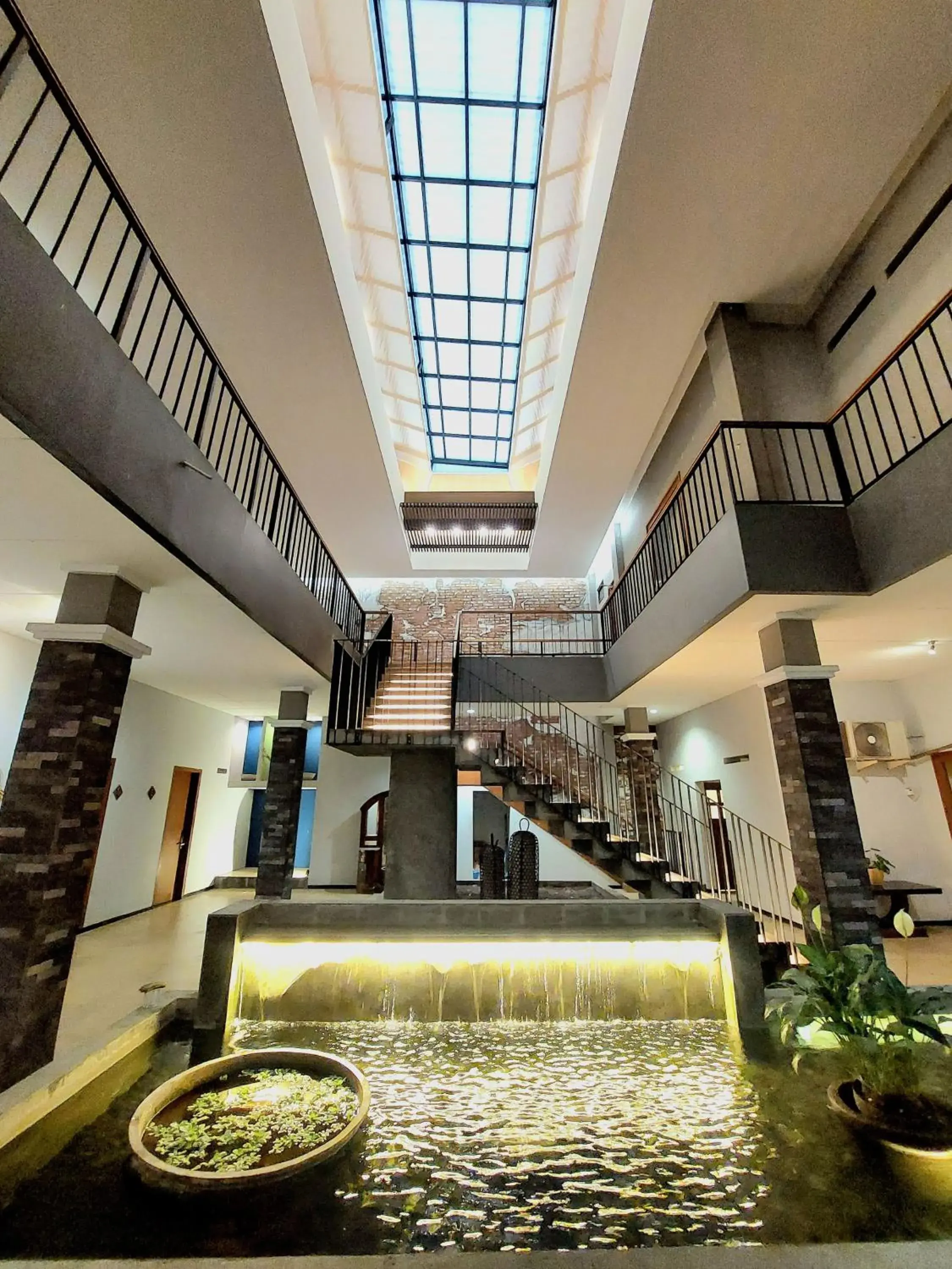 Lobby/Reception in Hotel Sriti Magelang
