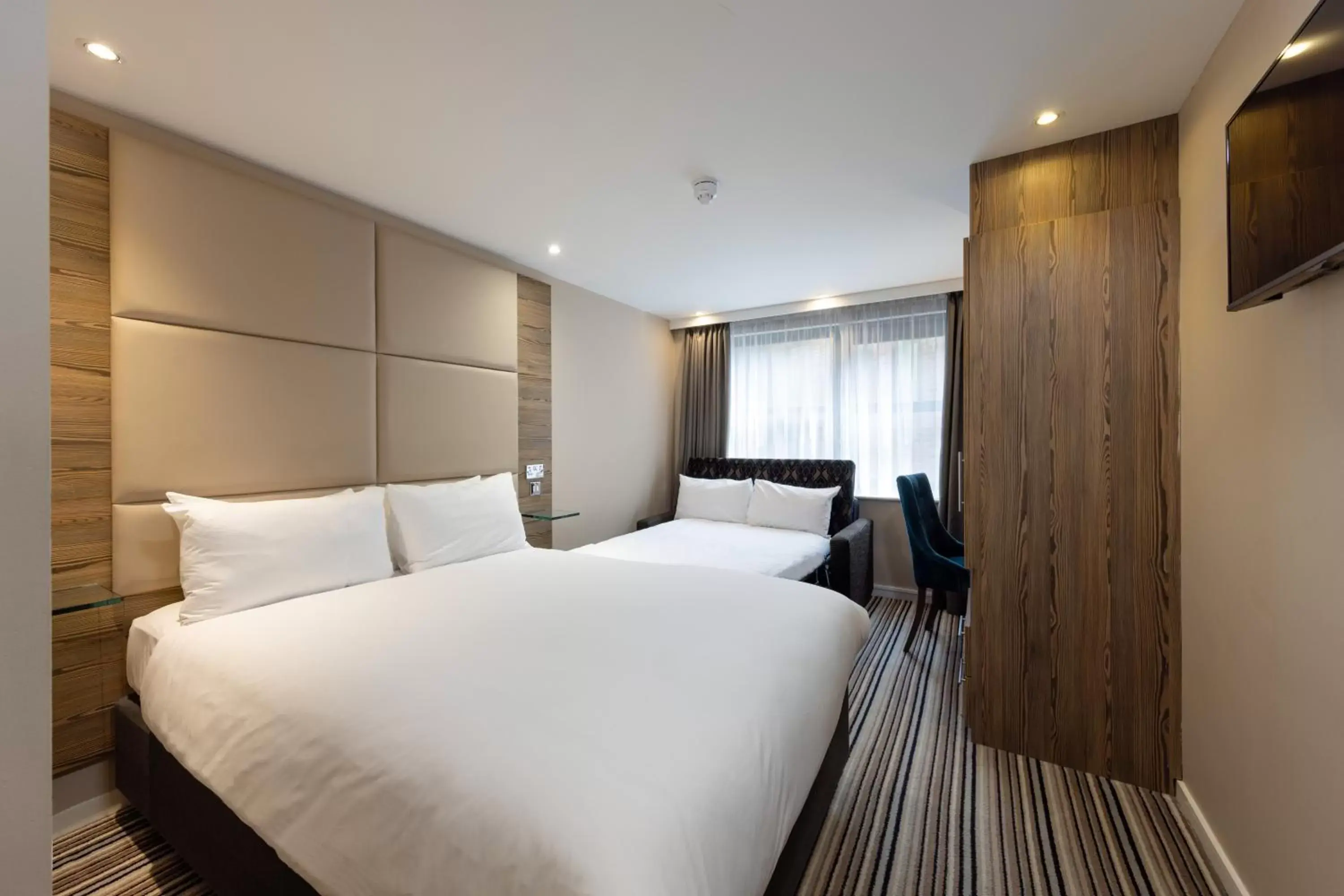 Bedroom, Bed in Holiday Inn York City Centre, an IHG Hotel