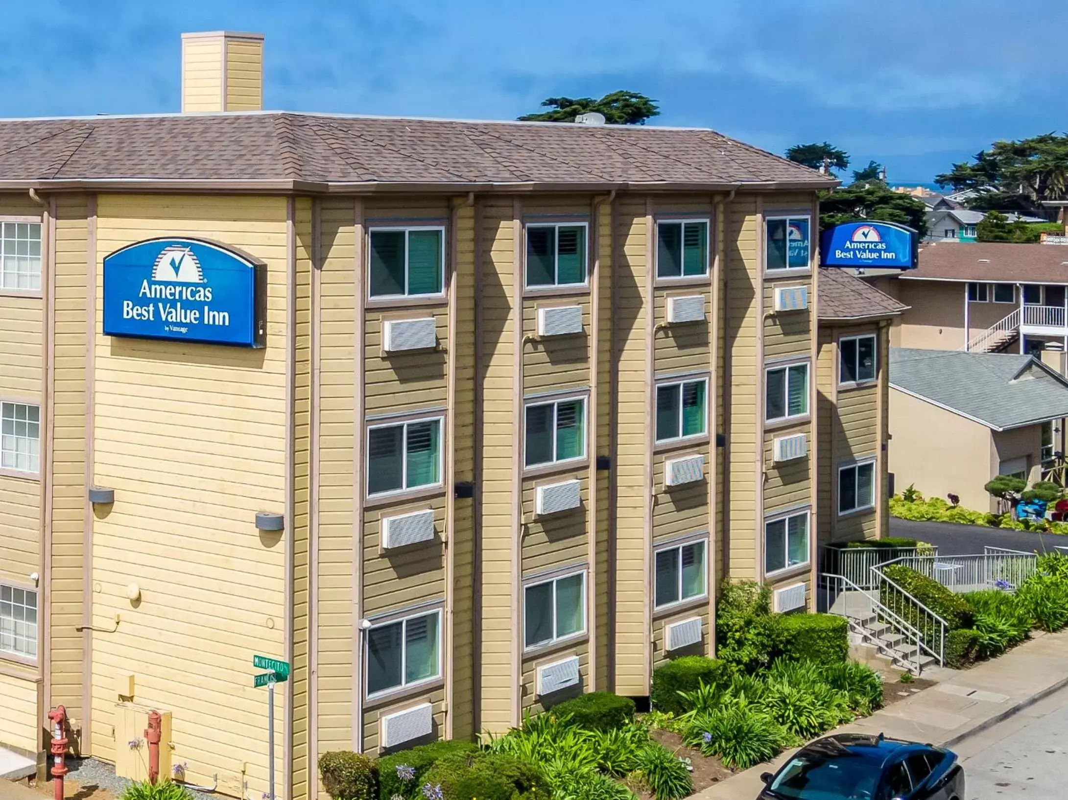 Property building in Americas Best Value Inn San Francisco/Pacifica