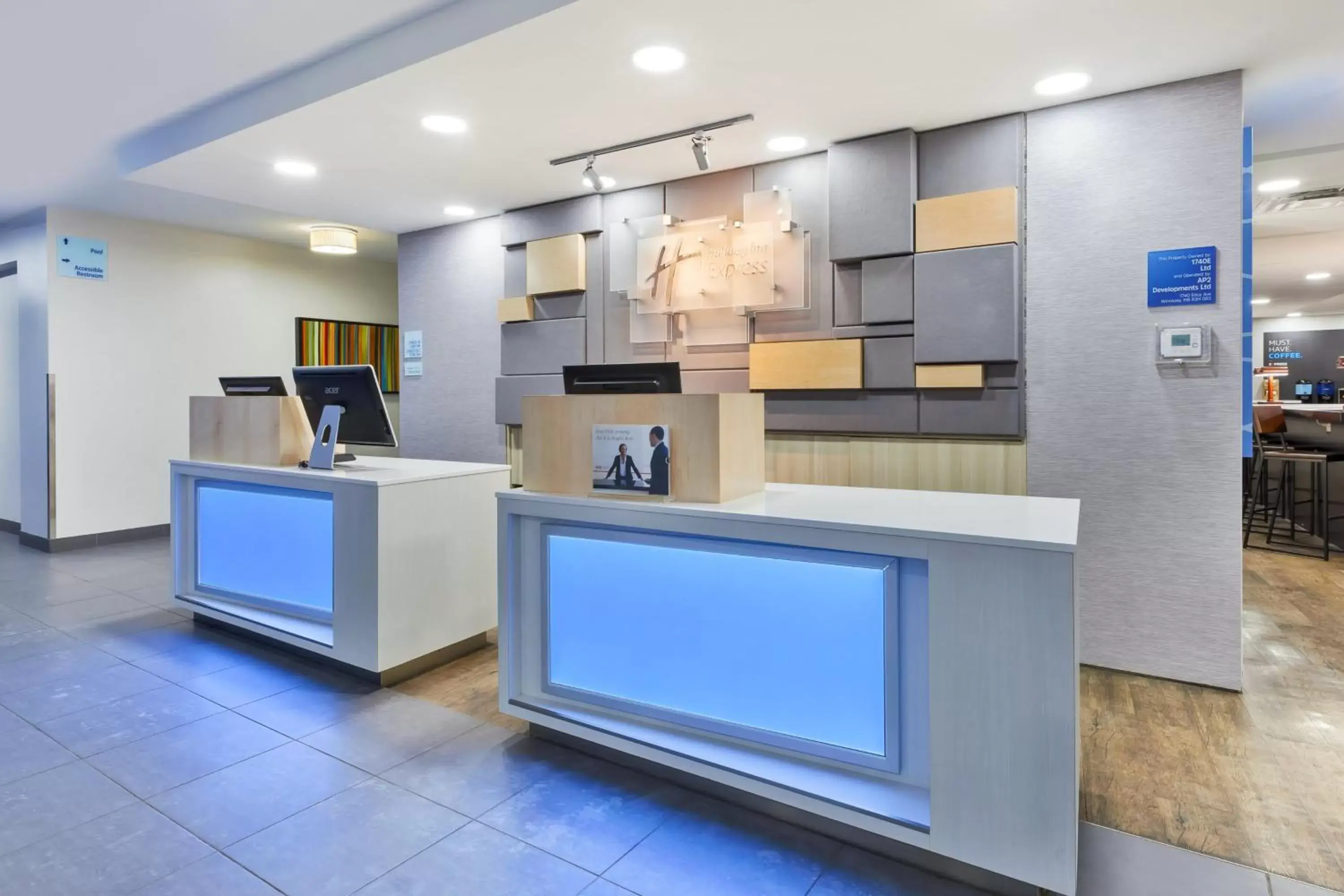 Property building, Lobby/Reception in Holiday Inn Express Winnipeg Airport - Polo Park, an IHG Hotel