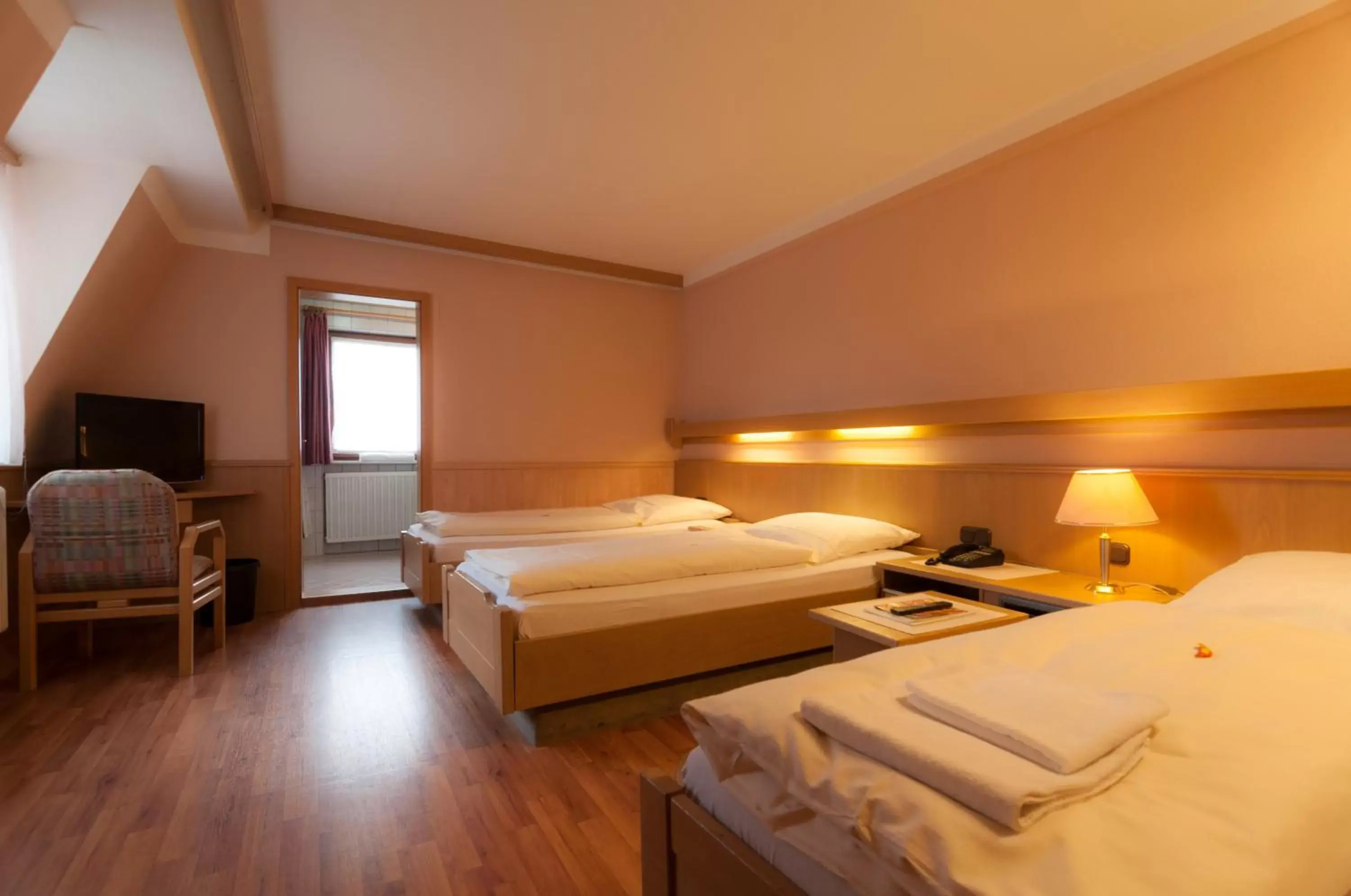 Photo of the whole room, Bed in Hotel Rothenburger Hof