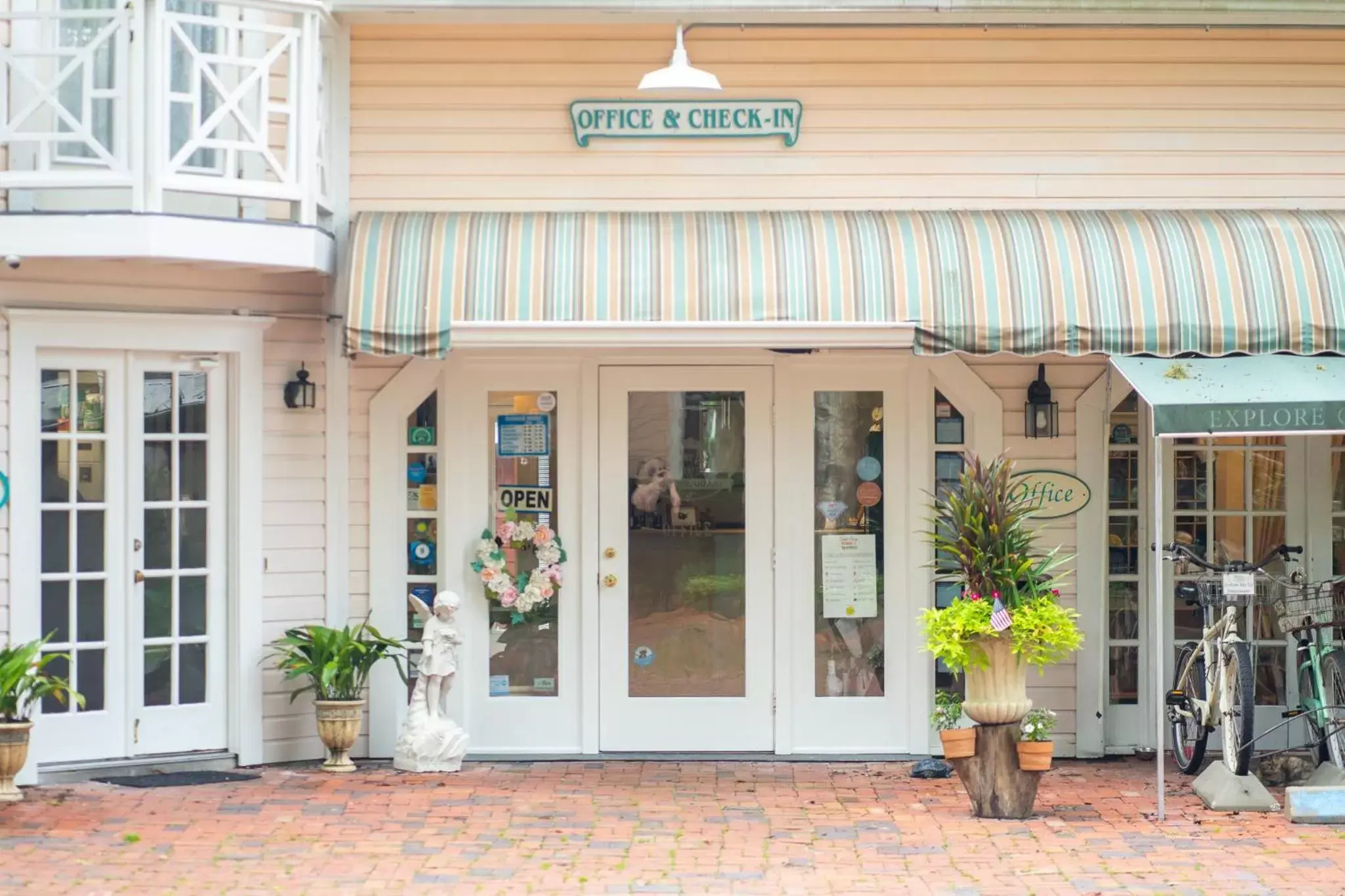 Lobby or reception in Sweetwater Branch Inn Lobby or reception in Sweetwater Branch Inn