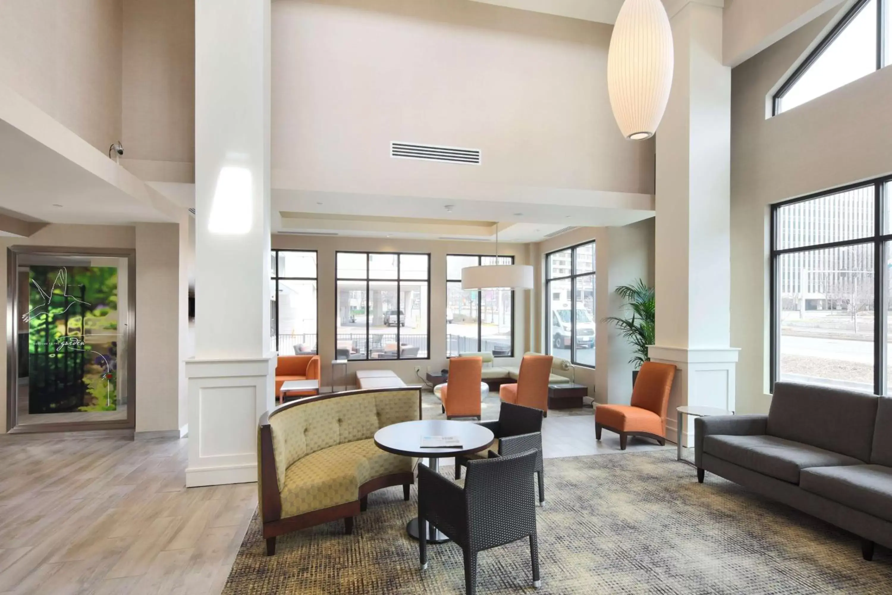 Lobby or reception in Hilton Garden Inn Reagan National Airport