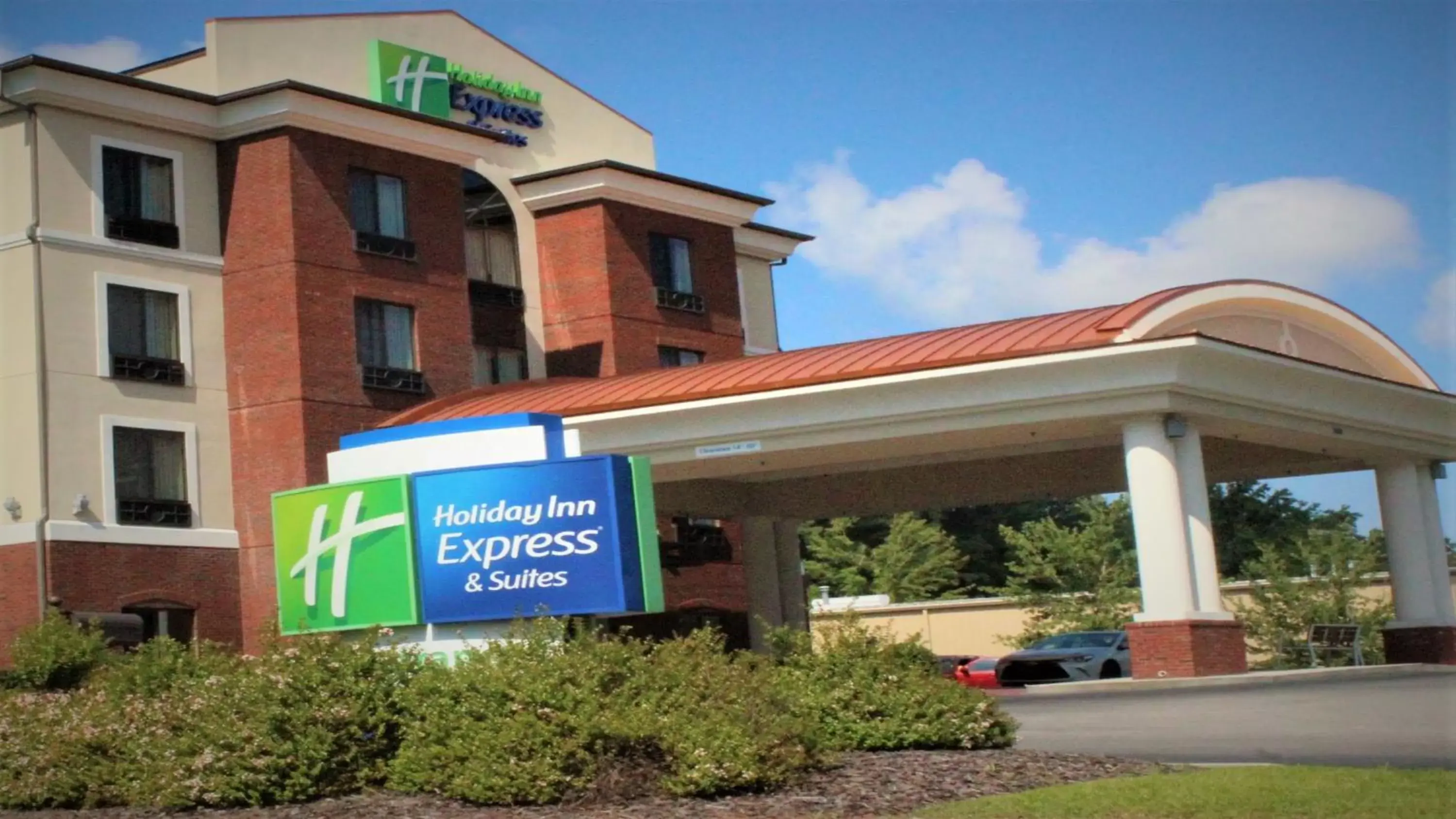 Property Building in Holiday Inn Express Hotels & Suites Rockingham West, an IHG Hotel