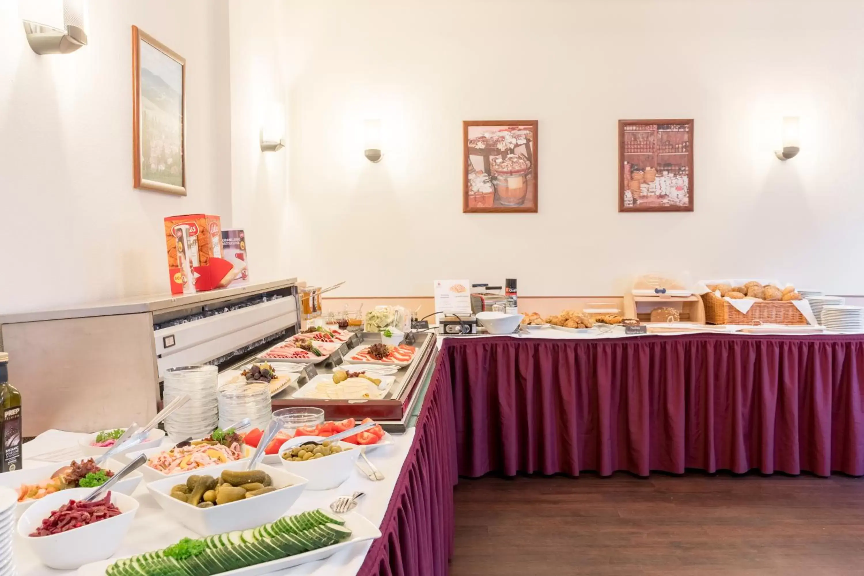 Buffet breakfast in AZIMUT Hotel Dresden Buffet breakfast in AZIMUT Hotel Dresden