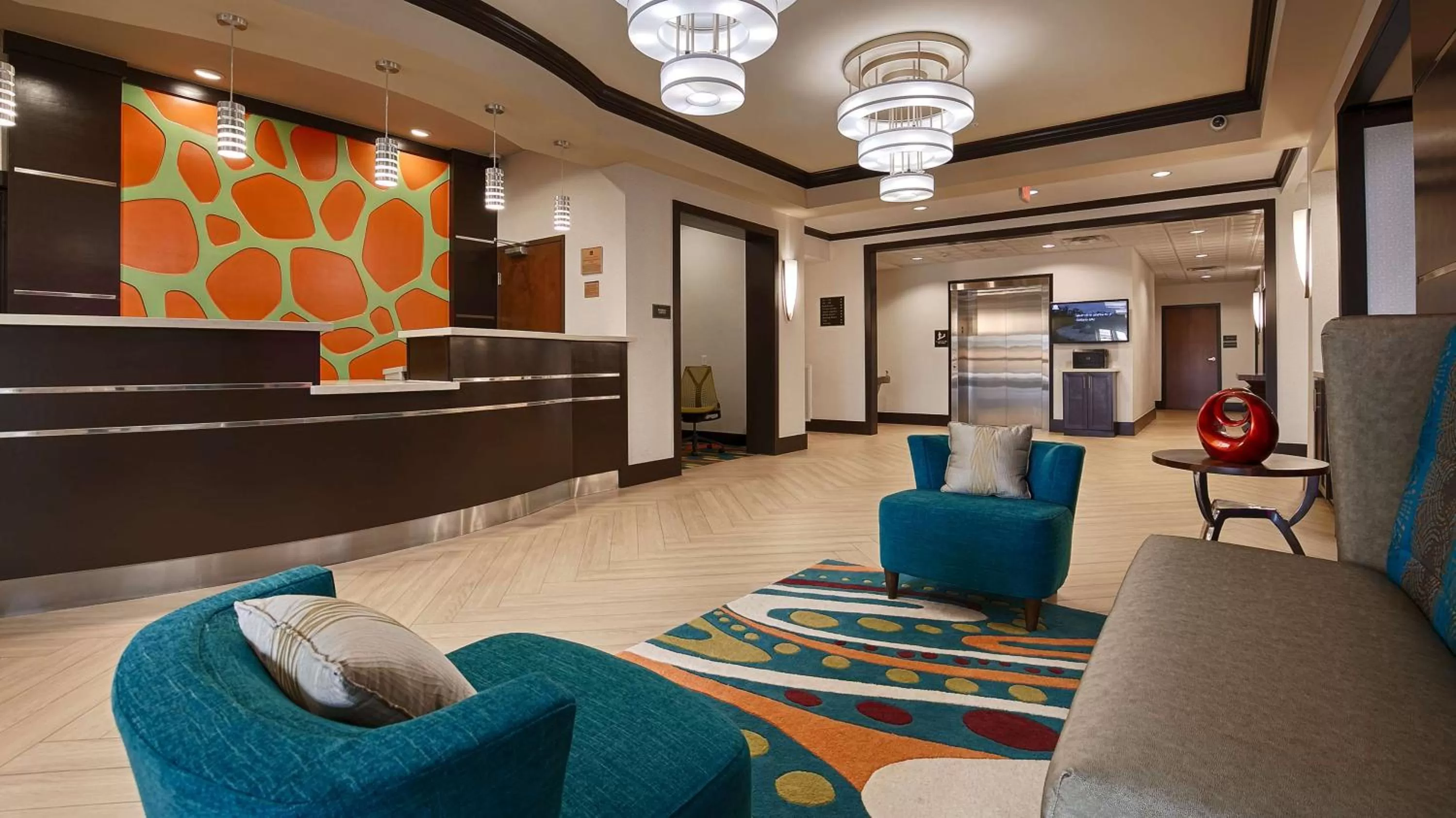 Lobby or reception in Best Western Premier Ashton Suites - Willowbrook