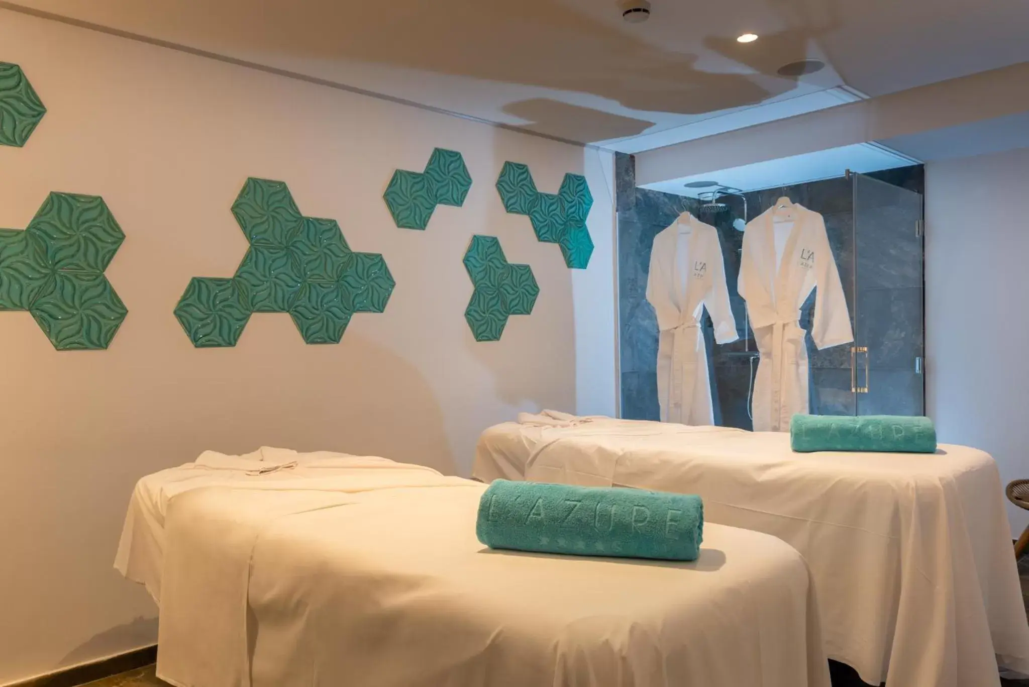 Massage, Spa/Wellness in L'Azure Hotel 4* Sup
