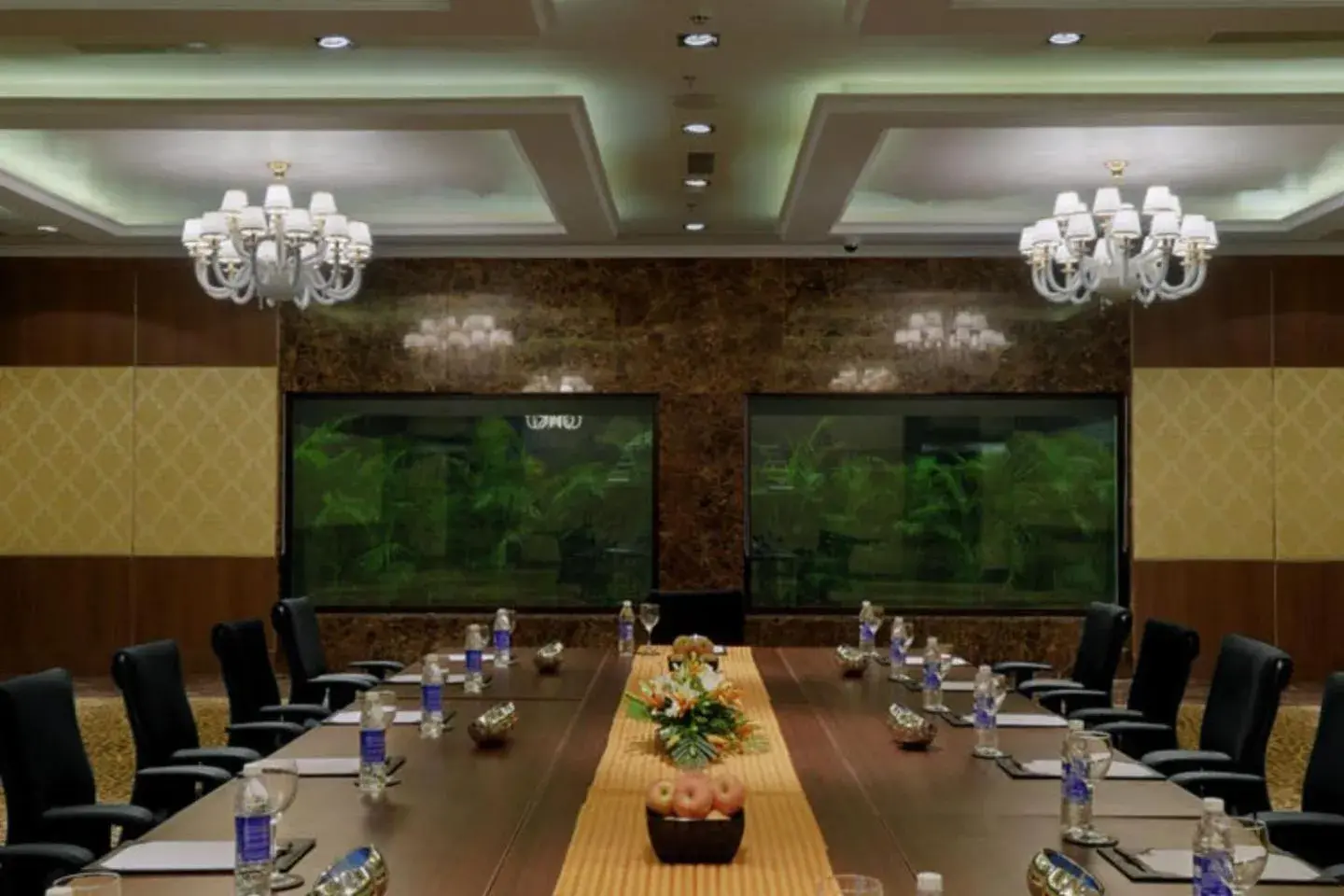 Banquet/Function facilities in Royalton Hyderabad Abids