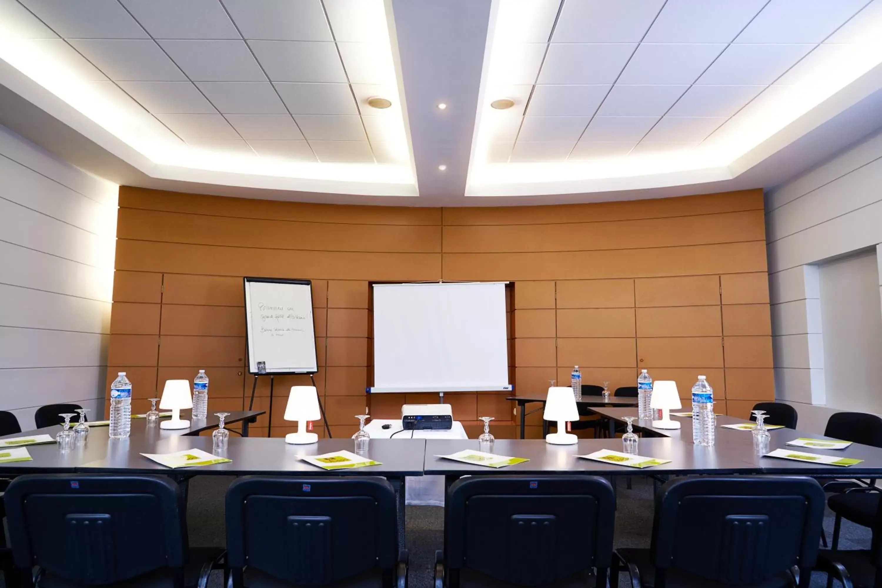 Meeting/conference room in Logis Hotels Grand Hotel d'Orléans