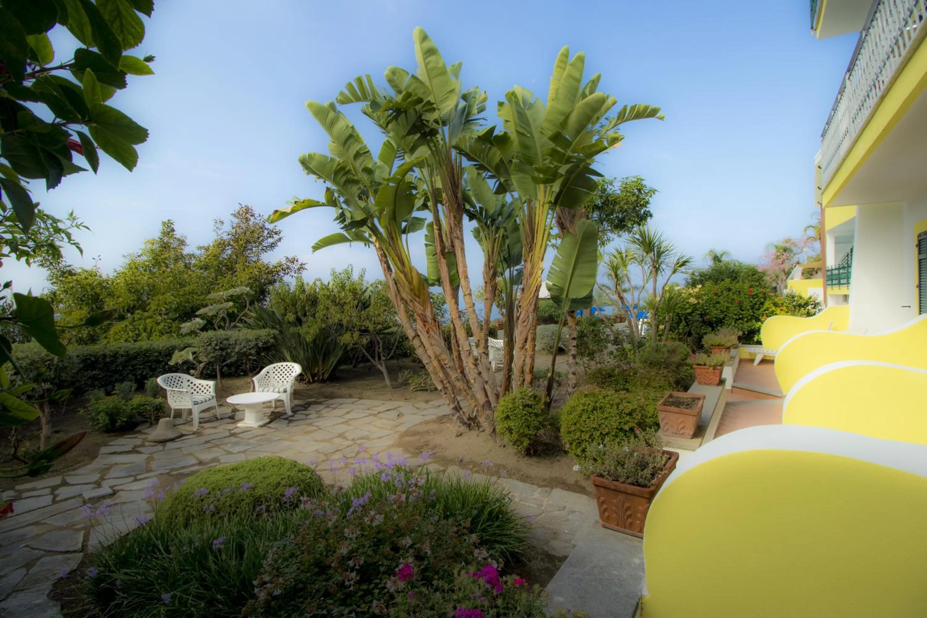 Garden view in Hotel Capizzo