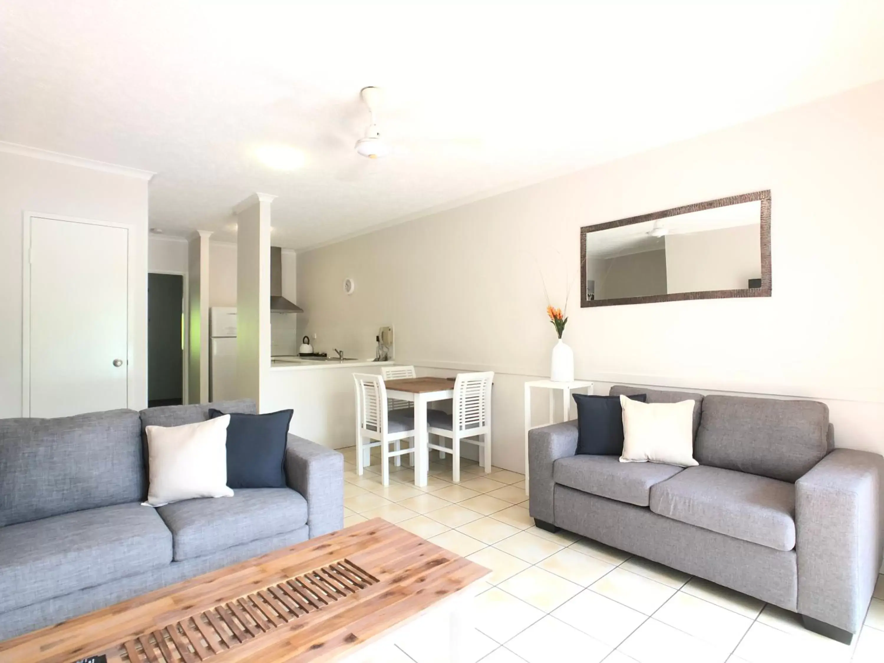 Day, Seating Area in Cairns Beach Resort