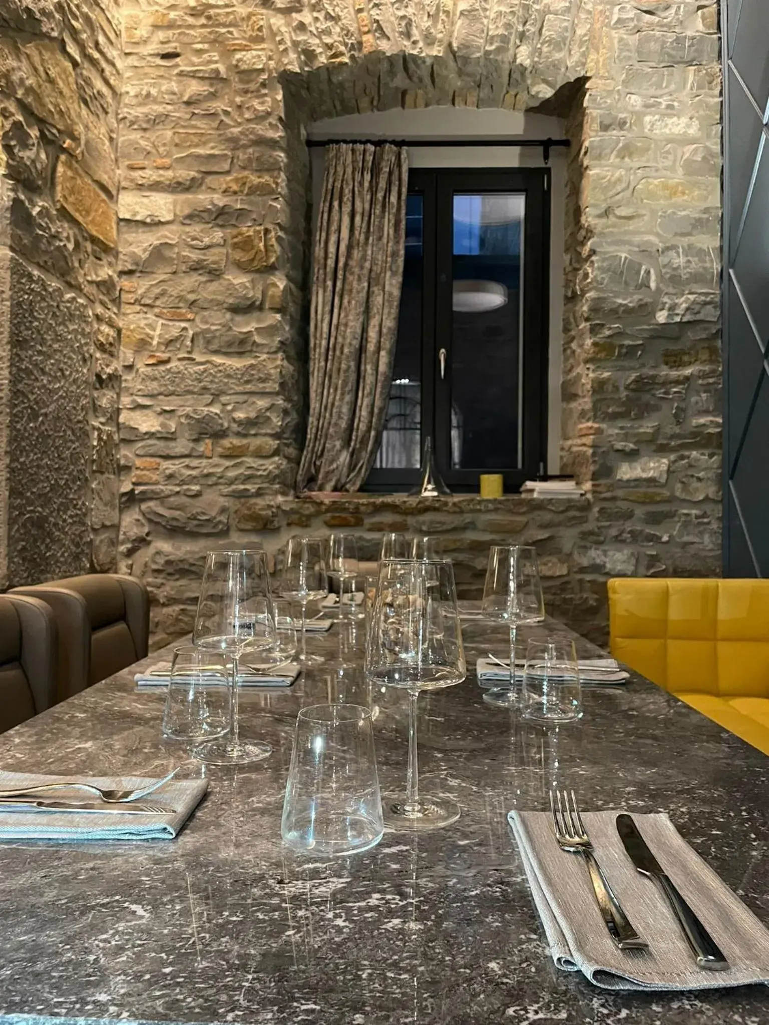 Restaurant/places to eat in HOTEL SOLUN