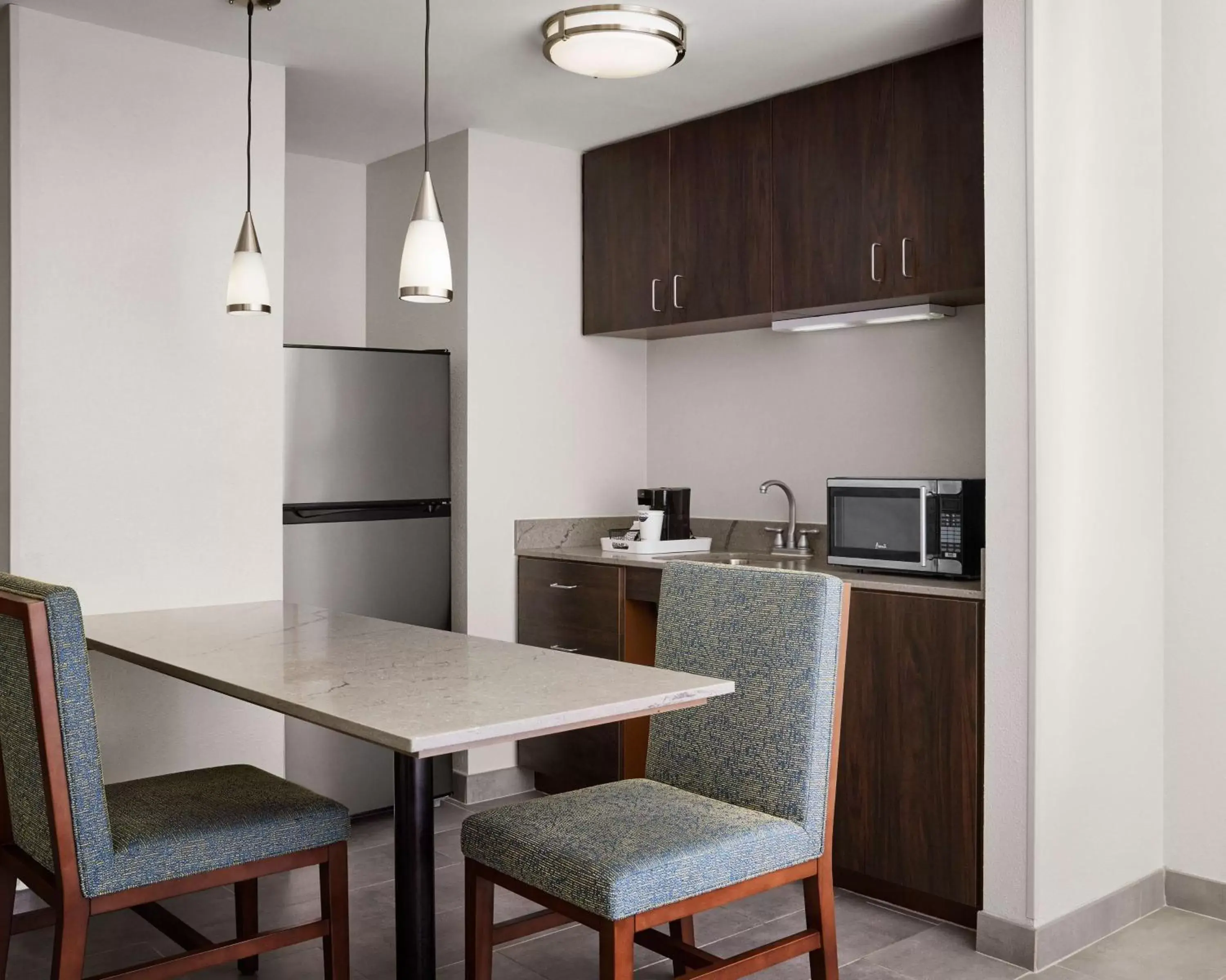 Kitchen or kitchenette, Kitchen/Kitchenette in Hampton Inn Indianapolis Northwest - Park 100