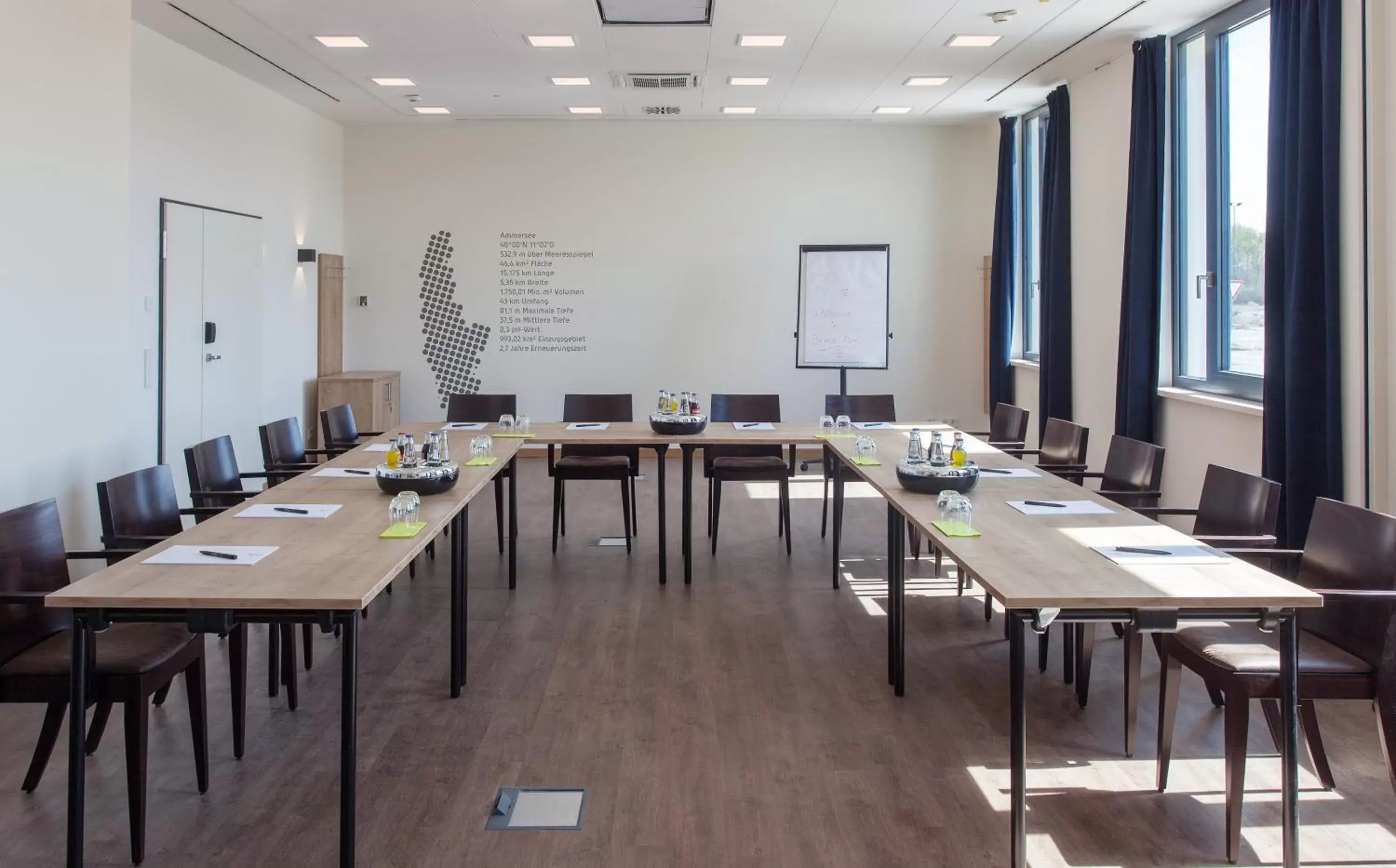 Meeting/conference room in Coffee Fellows Hotel München-Freiham