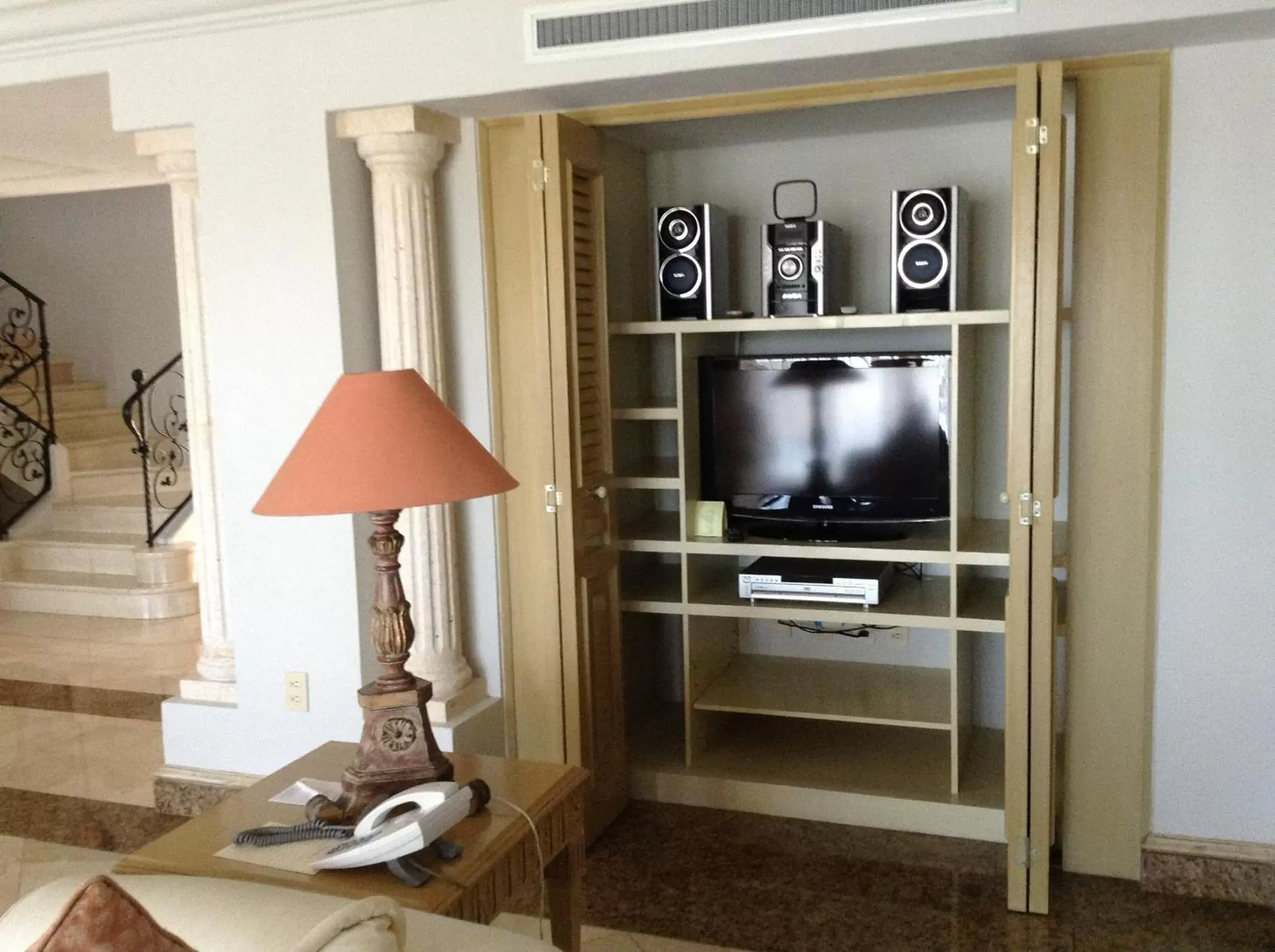 Decorative detail, TV/Entertainment Center in Grand Isla Navidad Golf & Spa Resort with Marina