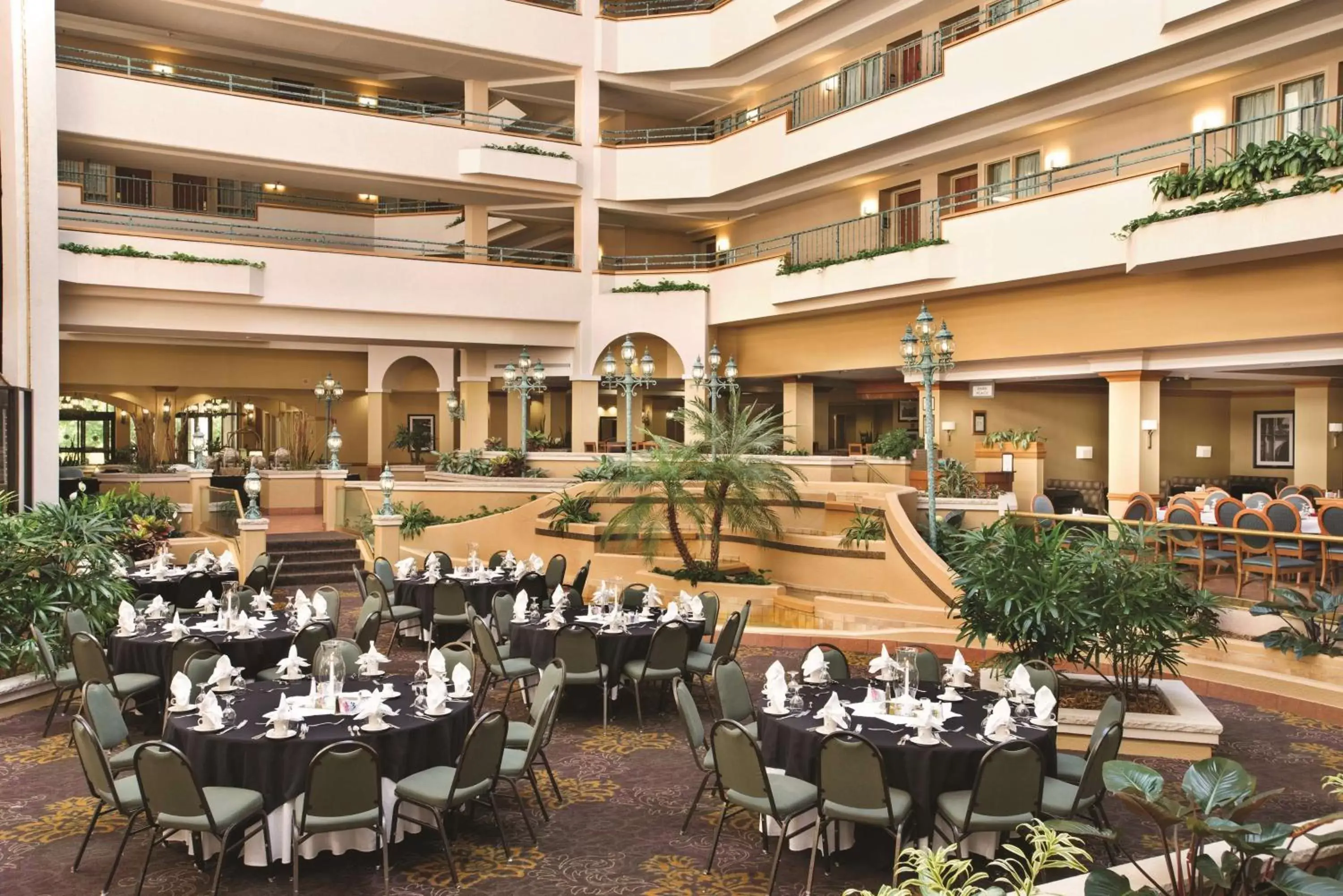 Lobby or reception, Restaurant/Places to Eat in Embassy Suites by Hilton Greensboro Airport