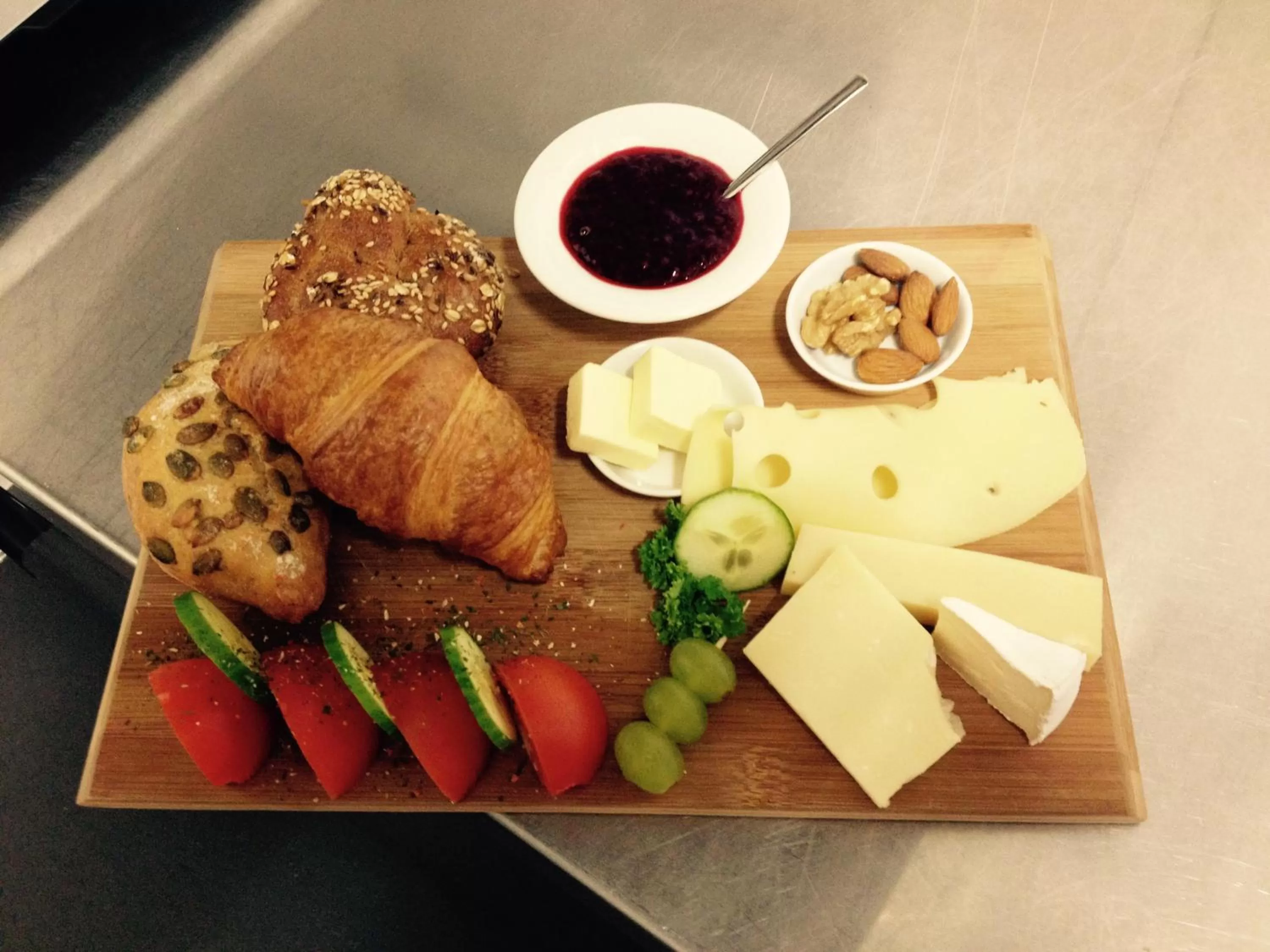 Continental breakfast, Food in Landcafe mit Mini Hotel